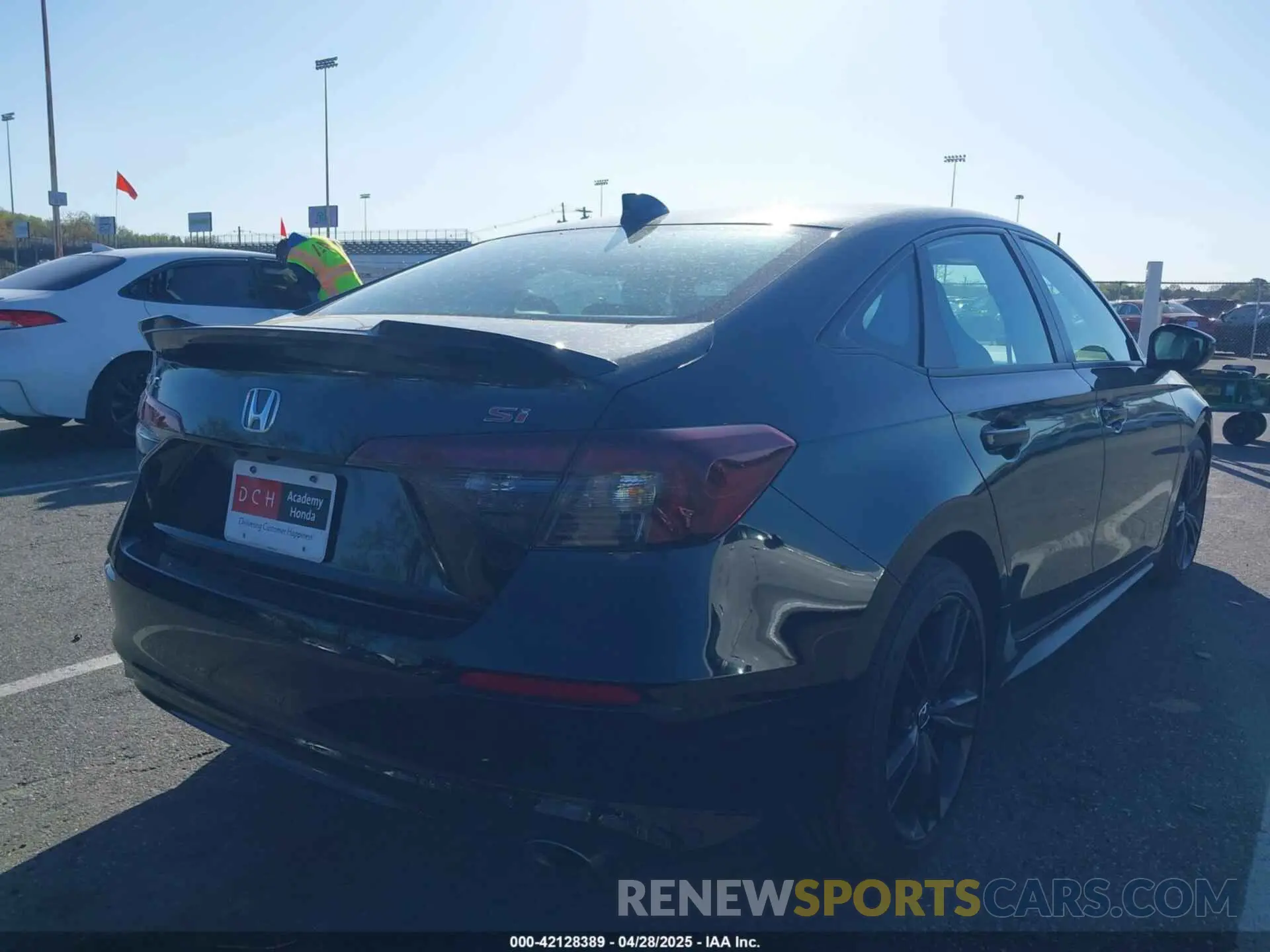 4 Photograph of a damaged car 2HGFE1E57SH472900 HONDA CIVIC SI 2025