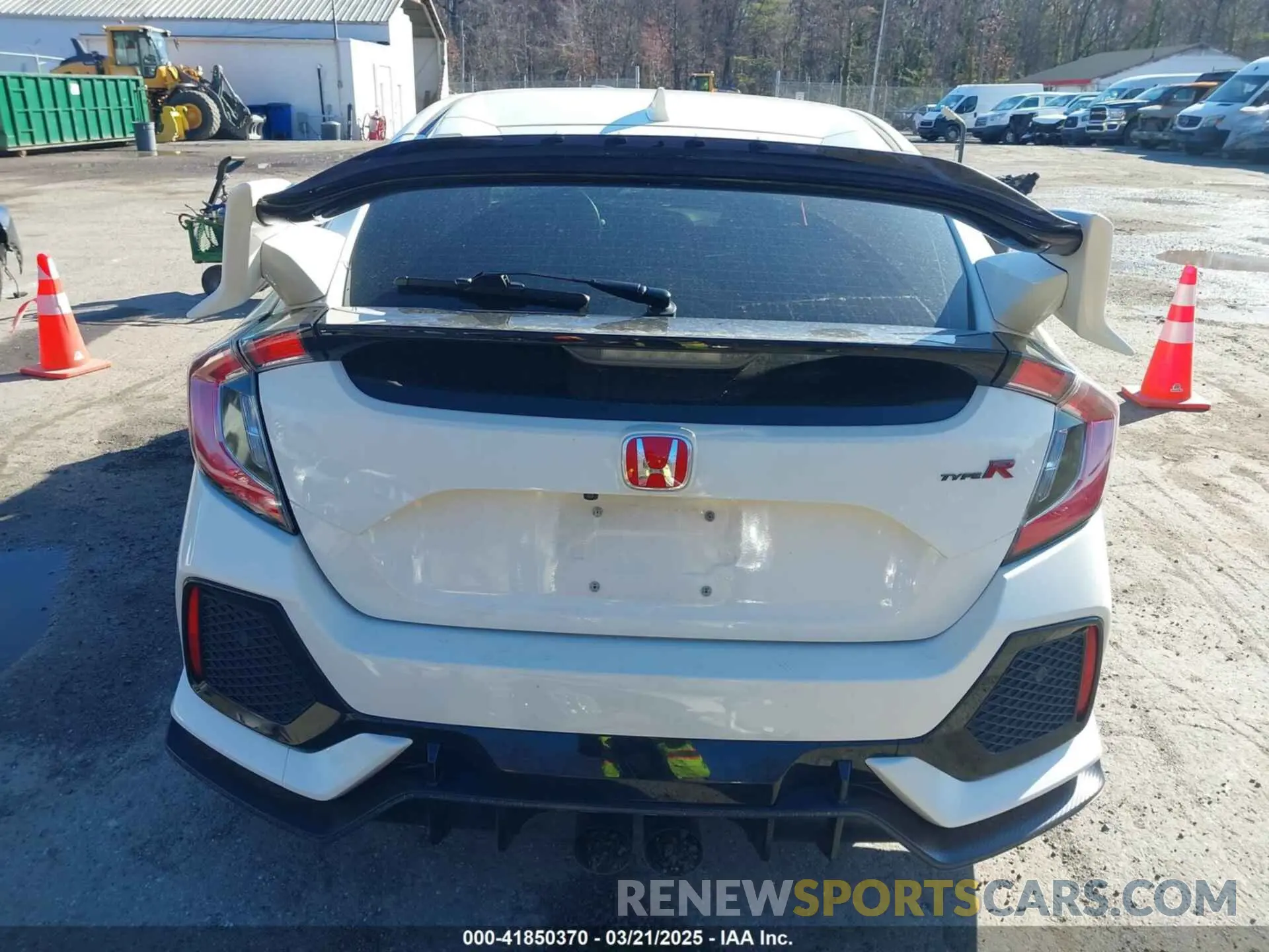 15 Photograph of a damaged car SHHFK8G73KU201772 HONDA CIVIC TYPE R 2019
