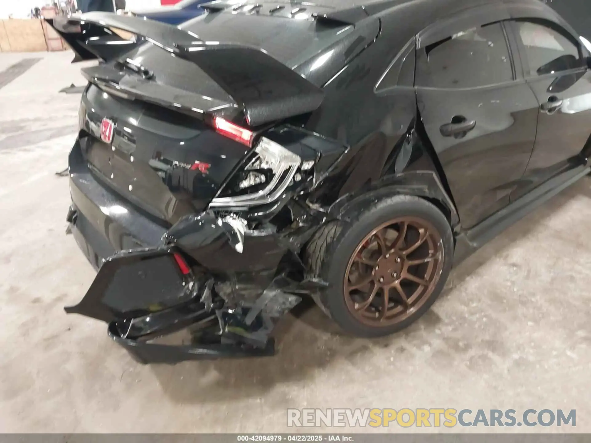 6 Photograph of a damaged car SHHFK8G73KU203845 HONDA CIVIC TYPE R 2019