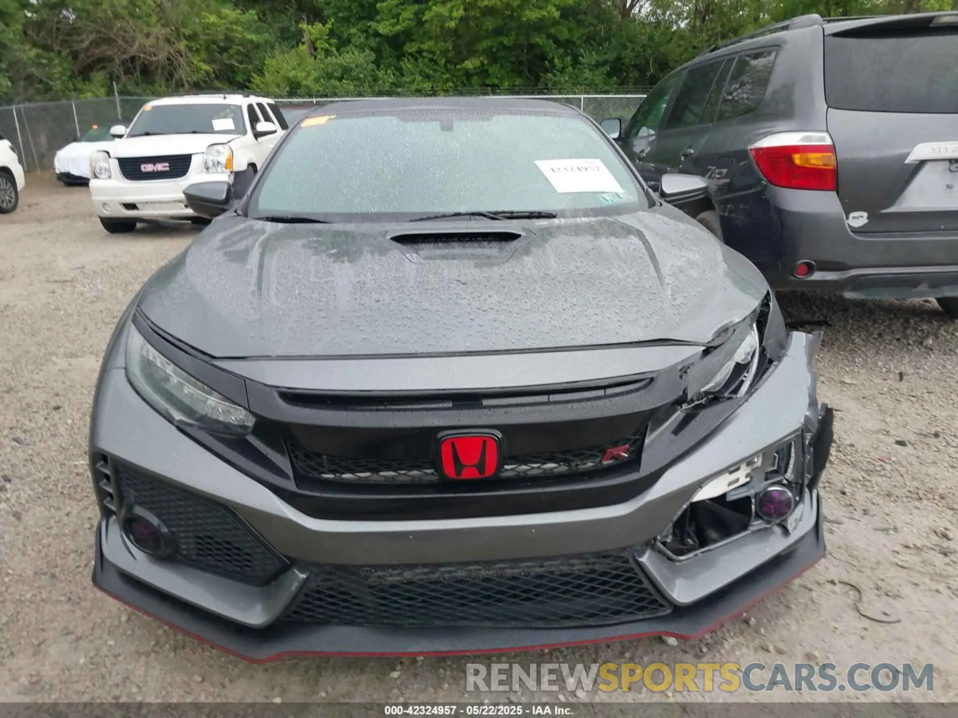 13 Photograph of a damaged car SHHFK8G74KU201926 HONDA CIVIC TYPE R 2019