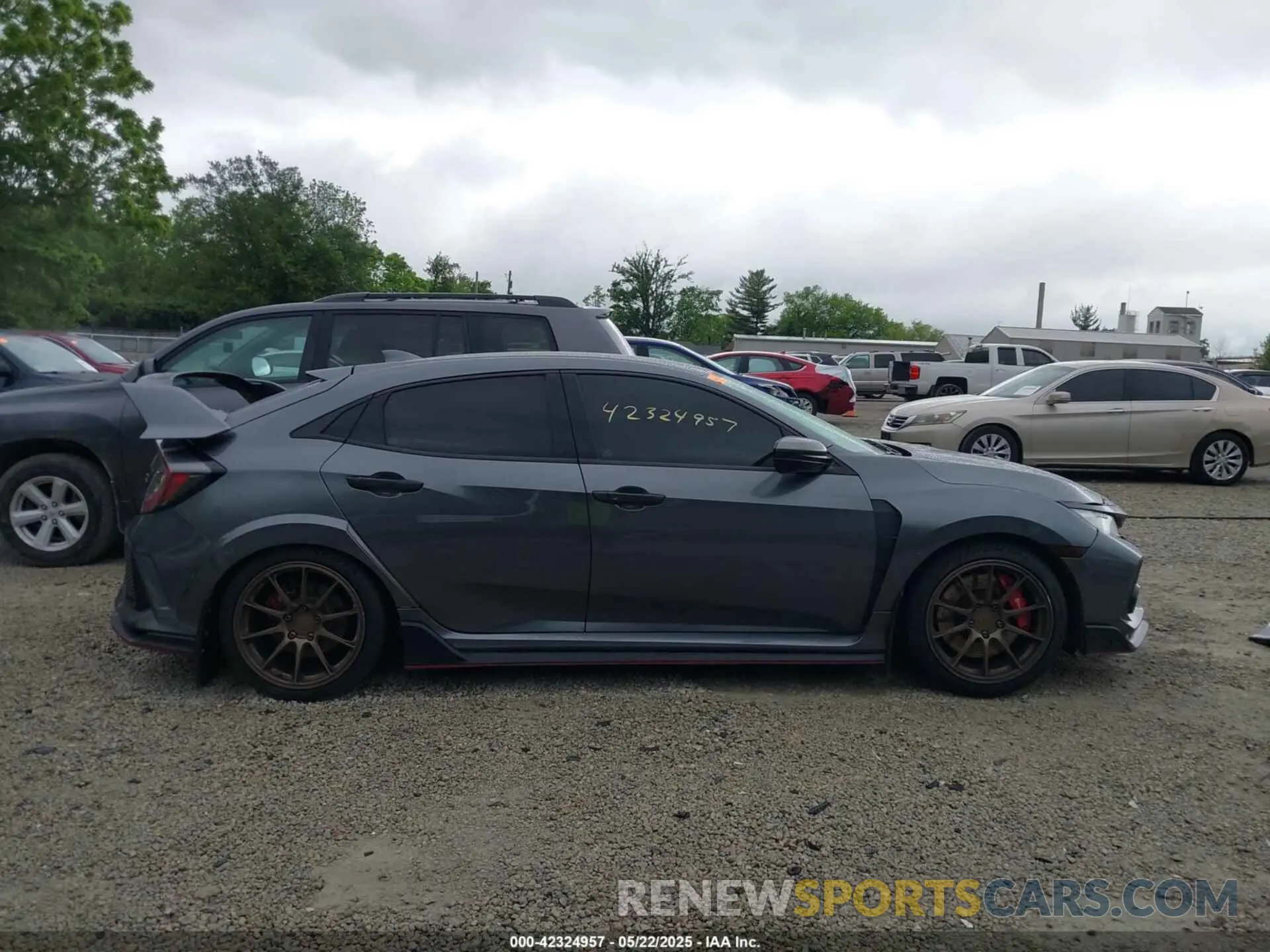 14 Photograph of a damaged car SHHFK8G74KU201926 HONDA CIVIC TYPE R 2019