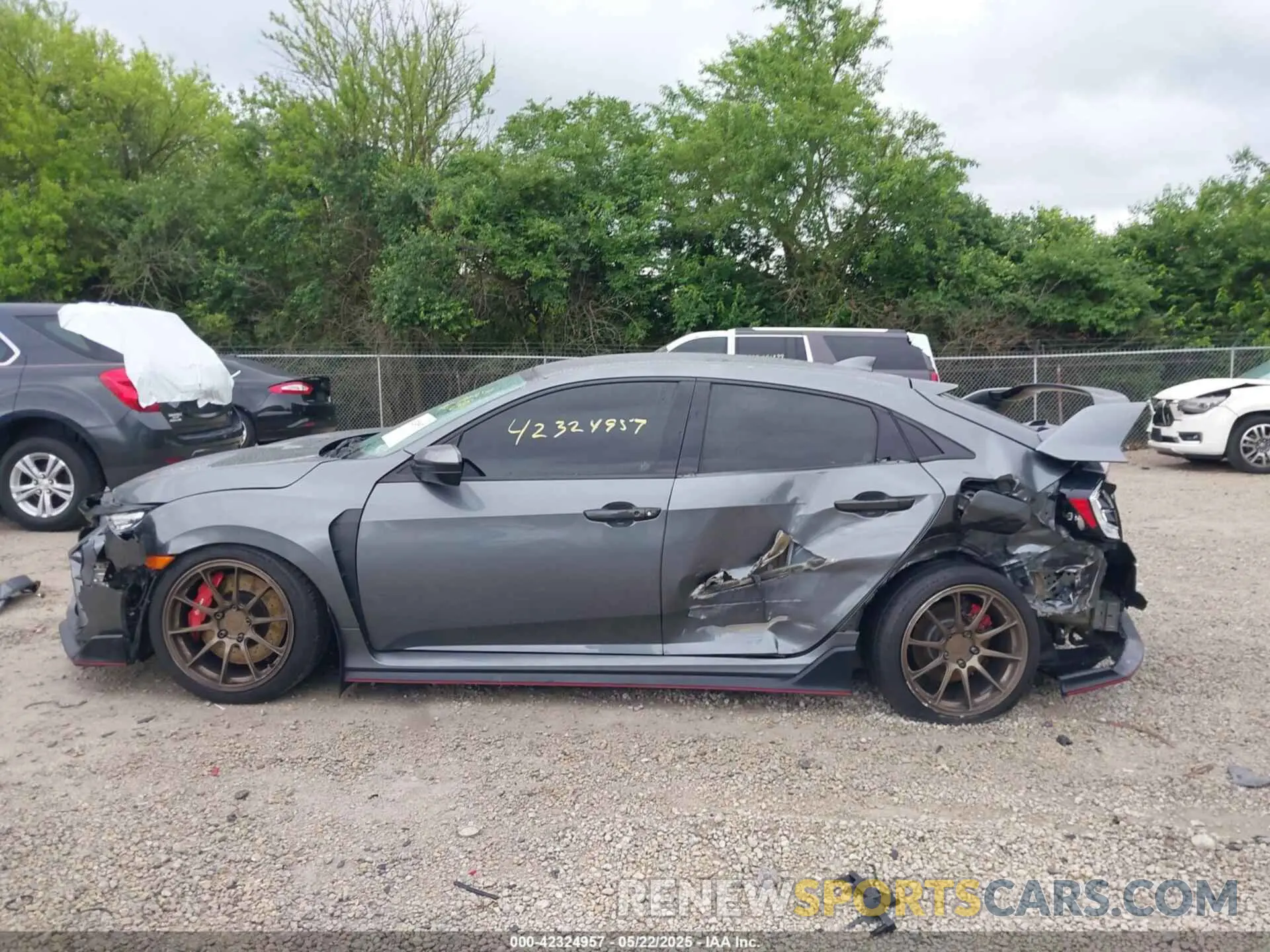 15 Photograph of a damaged car SHHFK8G74KU201926 HONDA CIVIC TYPE R 2019