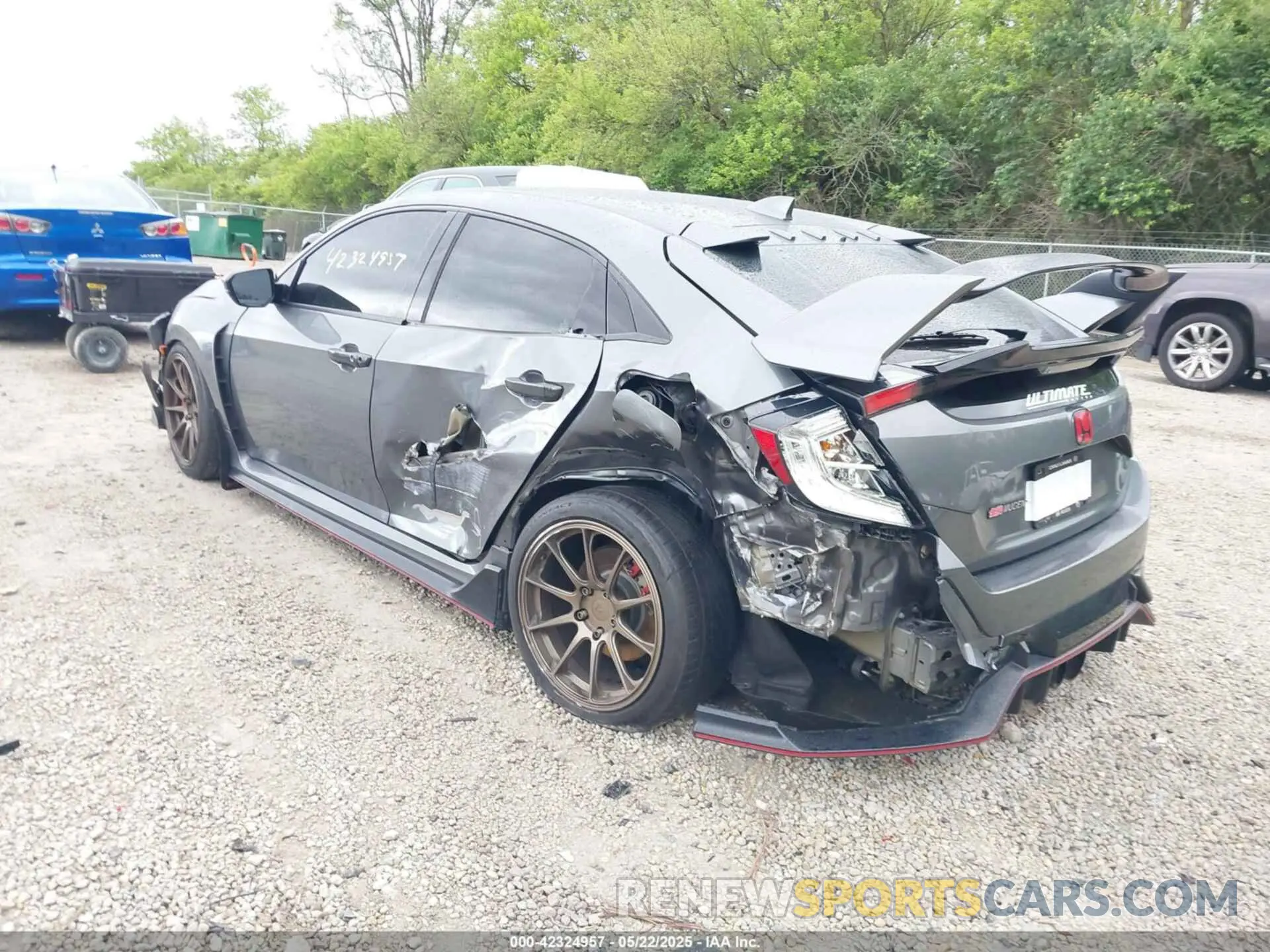 3 Photograph of a damaged car SHHFK8G74KU201926 HONDA CIVIC TYPE R 2019