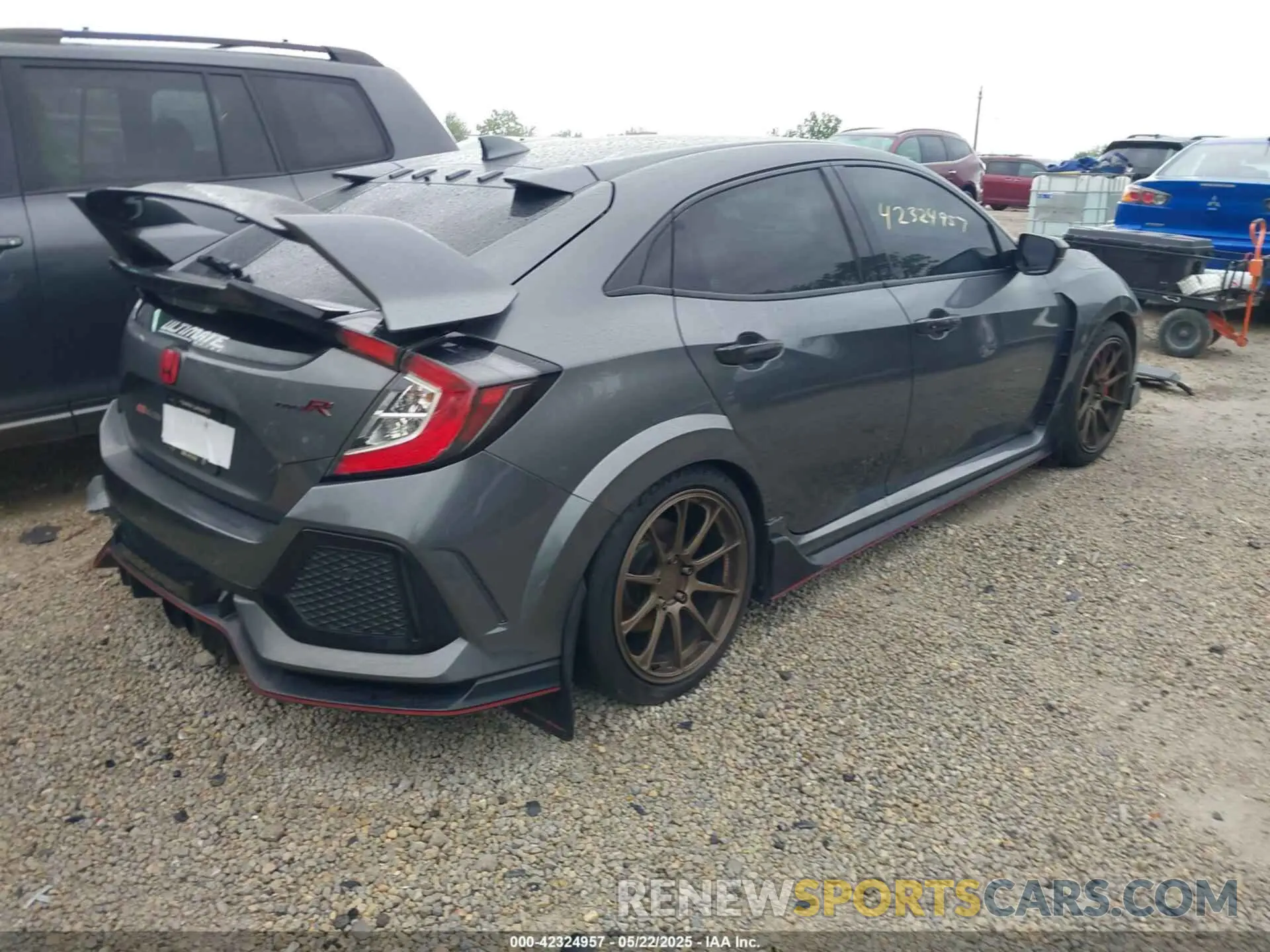 4 Photograph of a damaged car SHHFK8G74KU201926 HONDA CIVIC TYPE R 2019