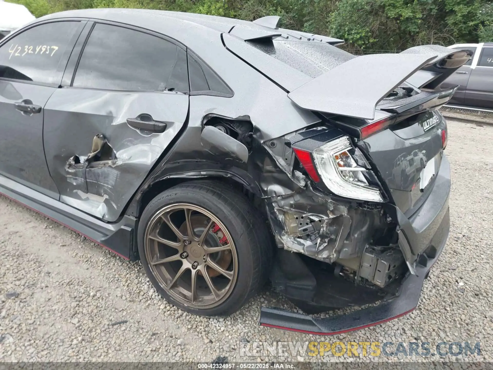 6 Photograph of a damaged car SHHFK8G74KU201926 HONDA CIVIC TYPE R 2019