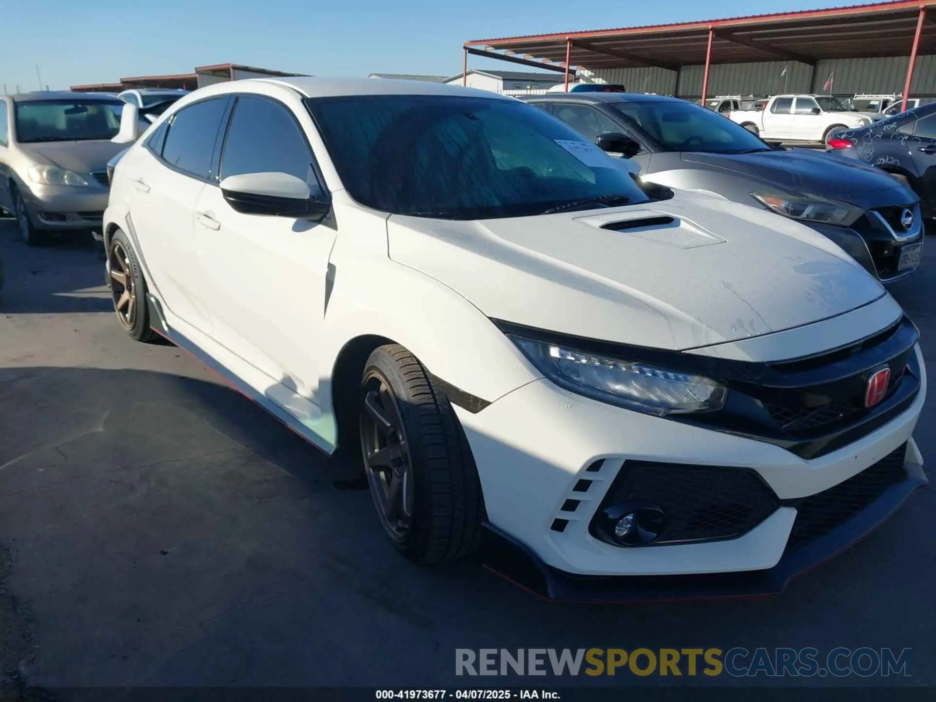 1 Photograph of a damaged car SHHFK8G75KU206732 HONDA CIVIC TYPE R 2019