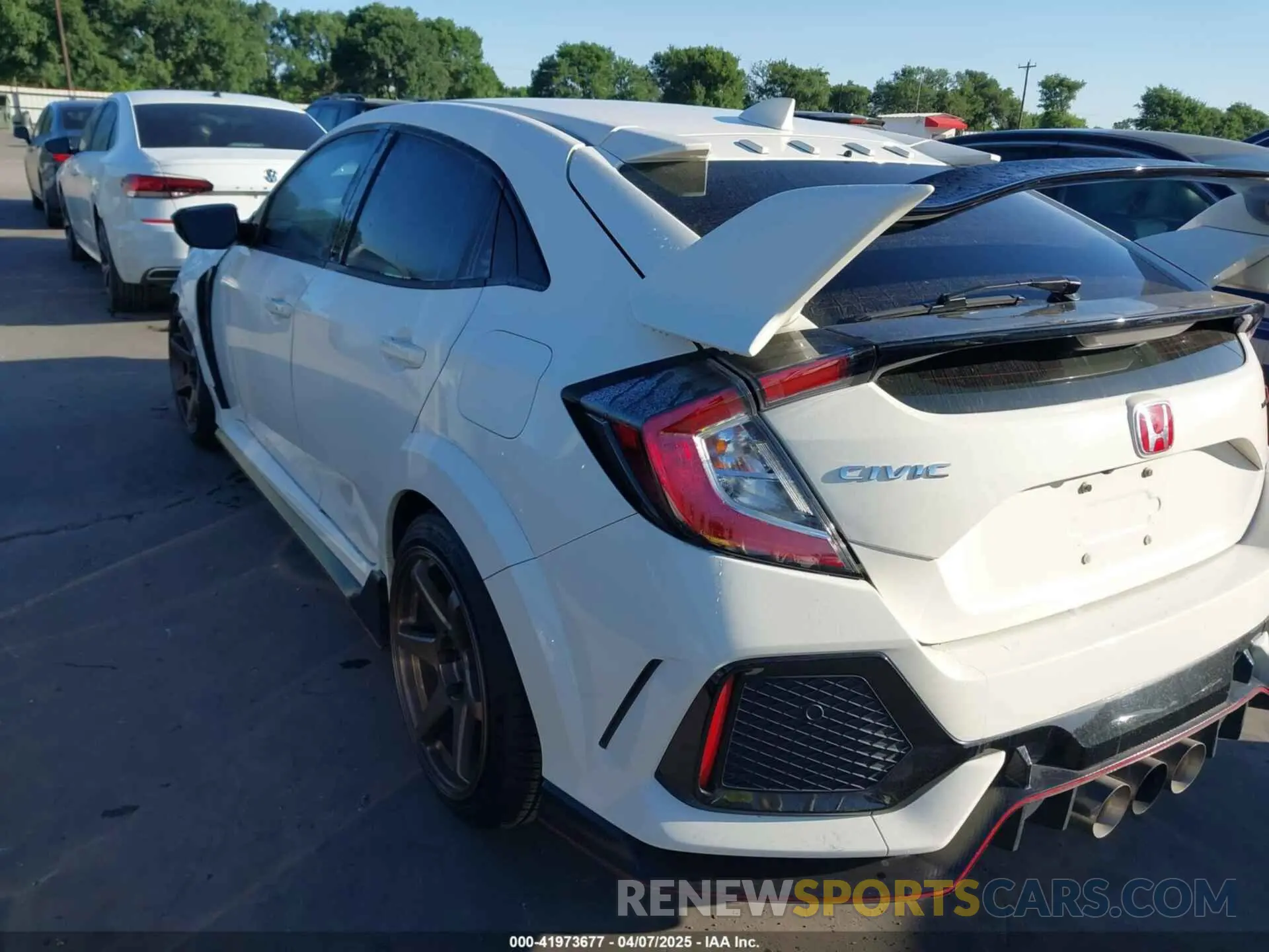 3 Photograph of a damaged car SHHFK8G75KU206732 HONDA CIVIC TYPE R 2019