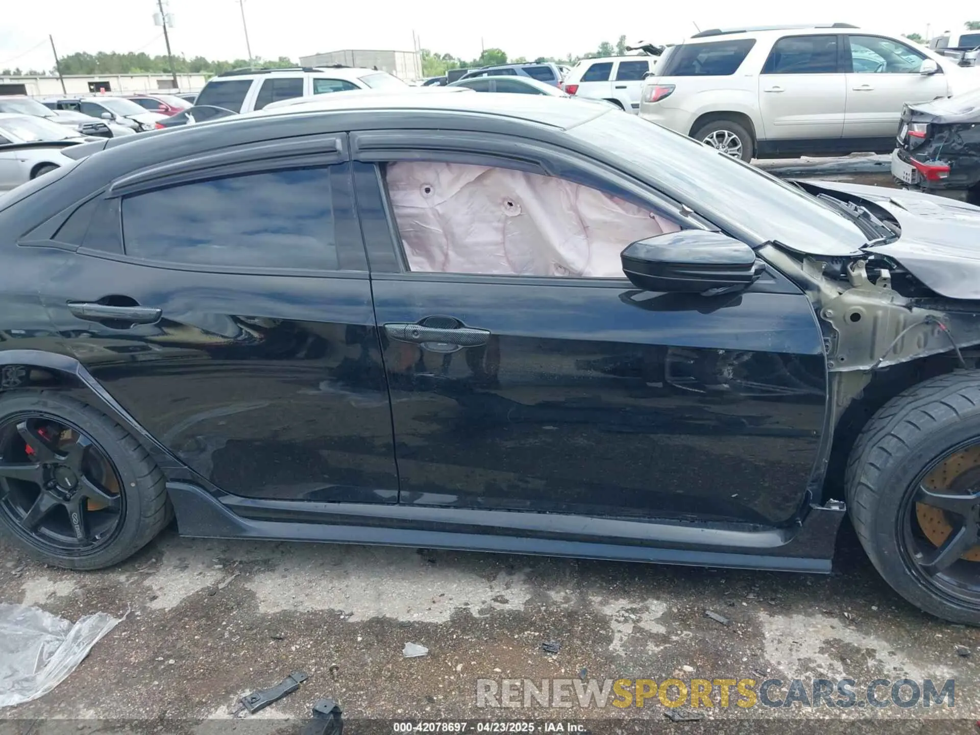 13 Photograph of a damaged car SHHFK8G78KU202190 HONDA CIVIC TYPE R 2019