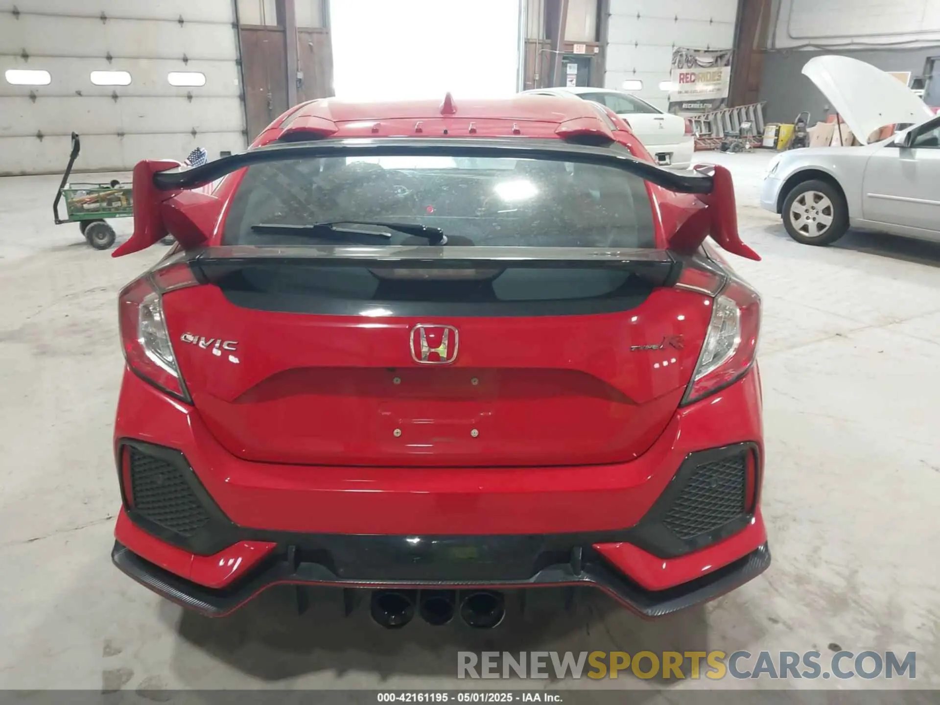 16 Photograph of a damaged car SHHFK8G79KU200674 HONDA CIVIC TYPE R 2019
