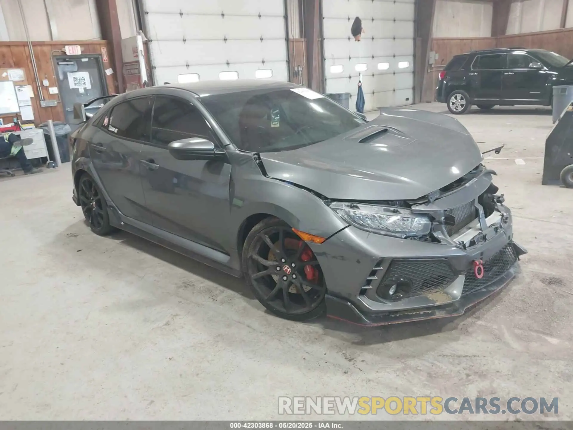 1 Photograph of a damaged car SHHFK8G79KU202943 HONDA CIVIC TYPE R 2019