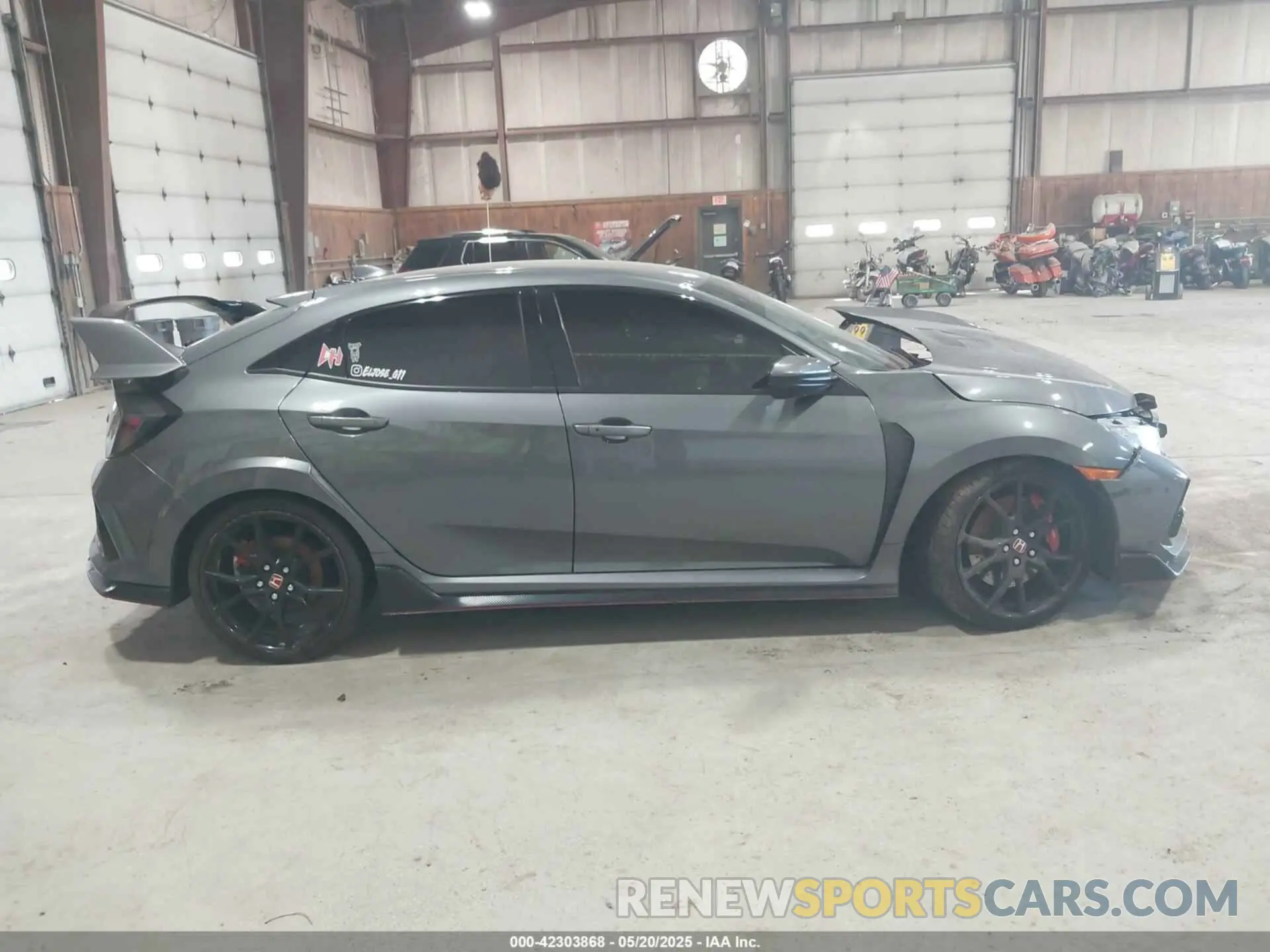 13 Photograph of a damaged car SHHFK8G79KU202943 HONDA CIVIC TYPE R 2019