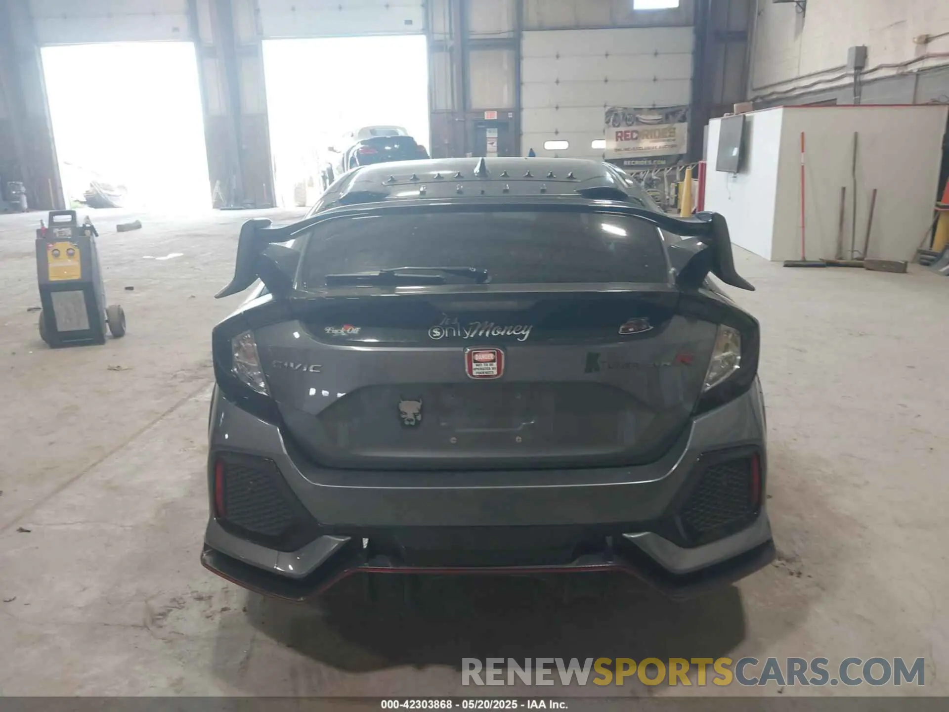 16 Photograph of a damaged car SHHFK8G79KU202943 HONDA CIVIC TYPE R 2019