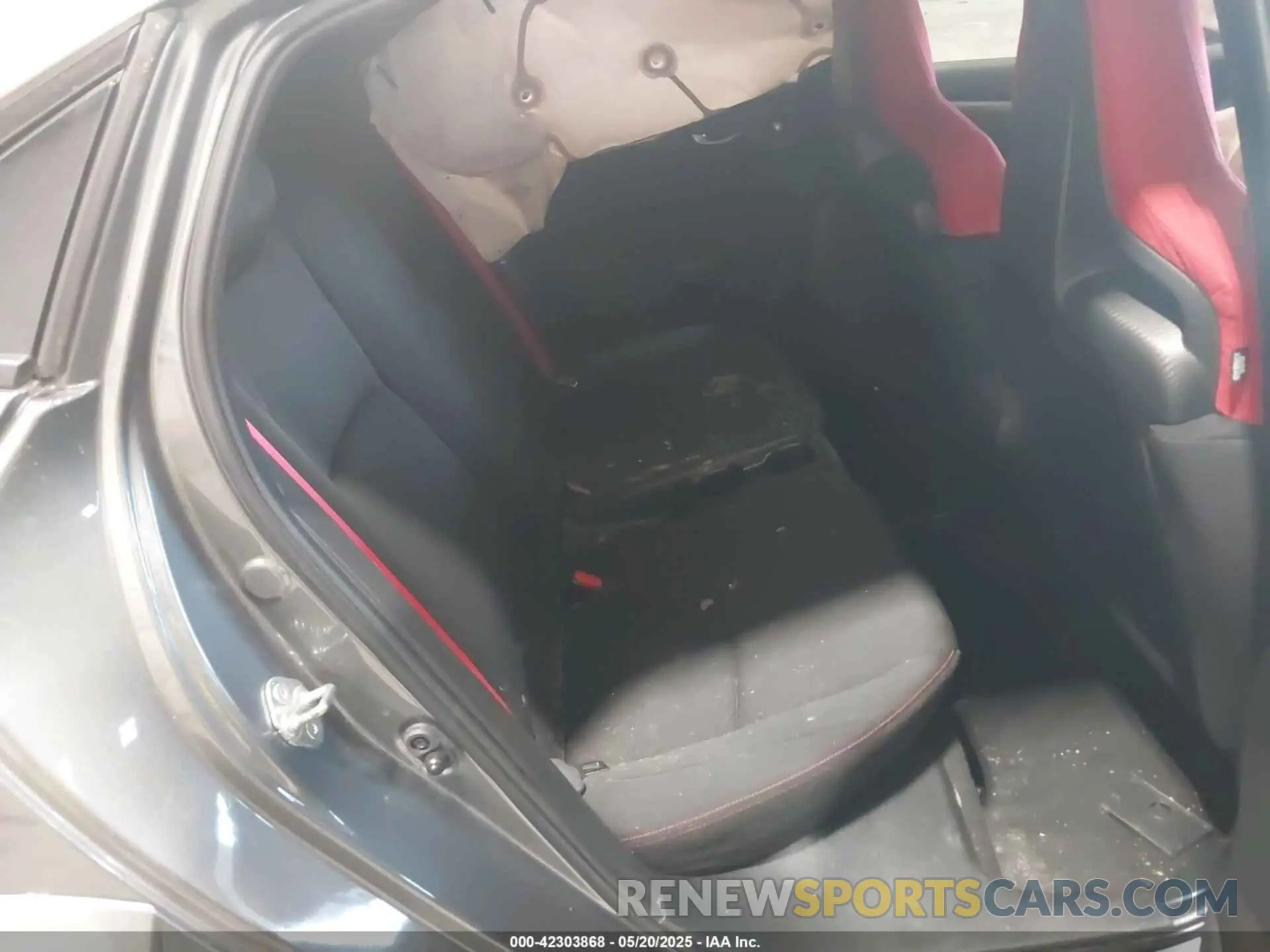 8 Photograph of a damaged car SHHFK8G79KU202943 HONDA CIVIC TYPE R 2019