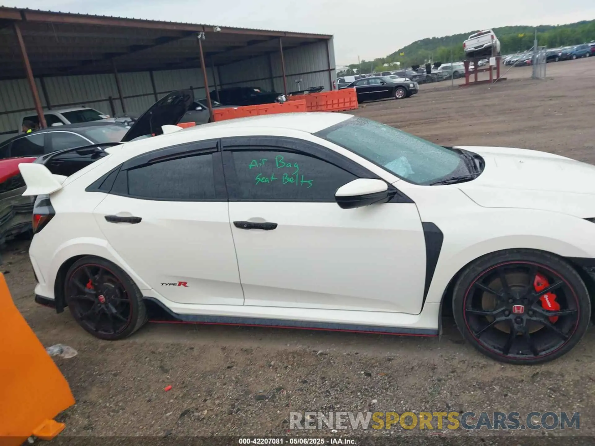 14 Photograph of a damaged car SHHFK8G7XKU202529 HONDA CIVIC TYPE R 2019