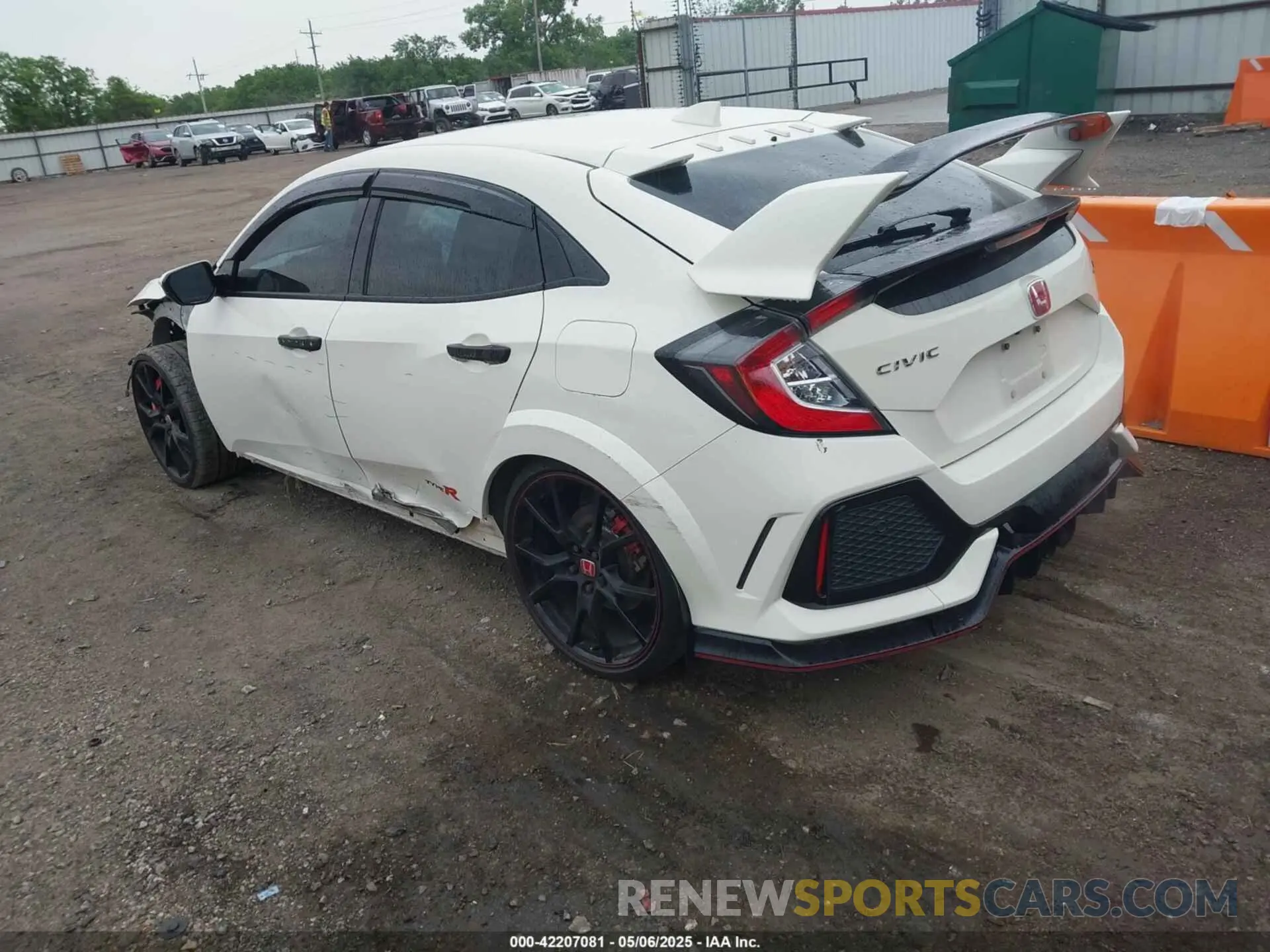 3 Photograph of a damaged car SHHFK8G7XKU202529 HONDA CIVIC TYPE R 2019