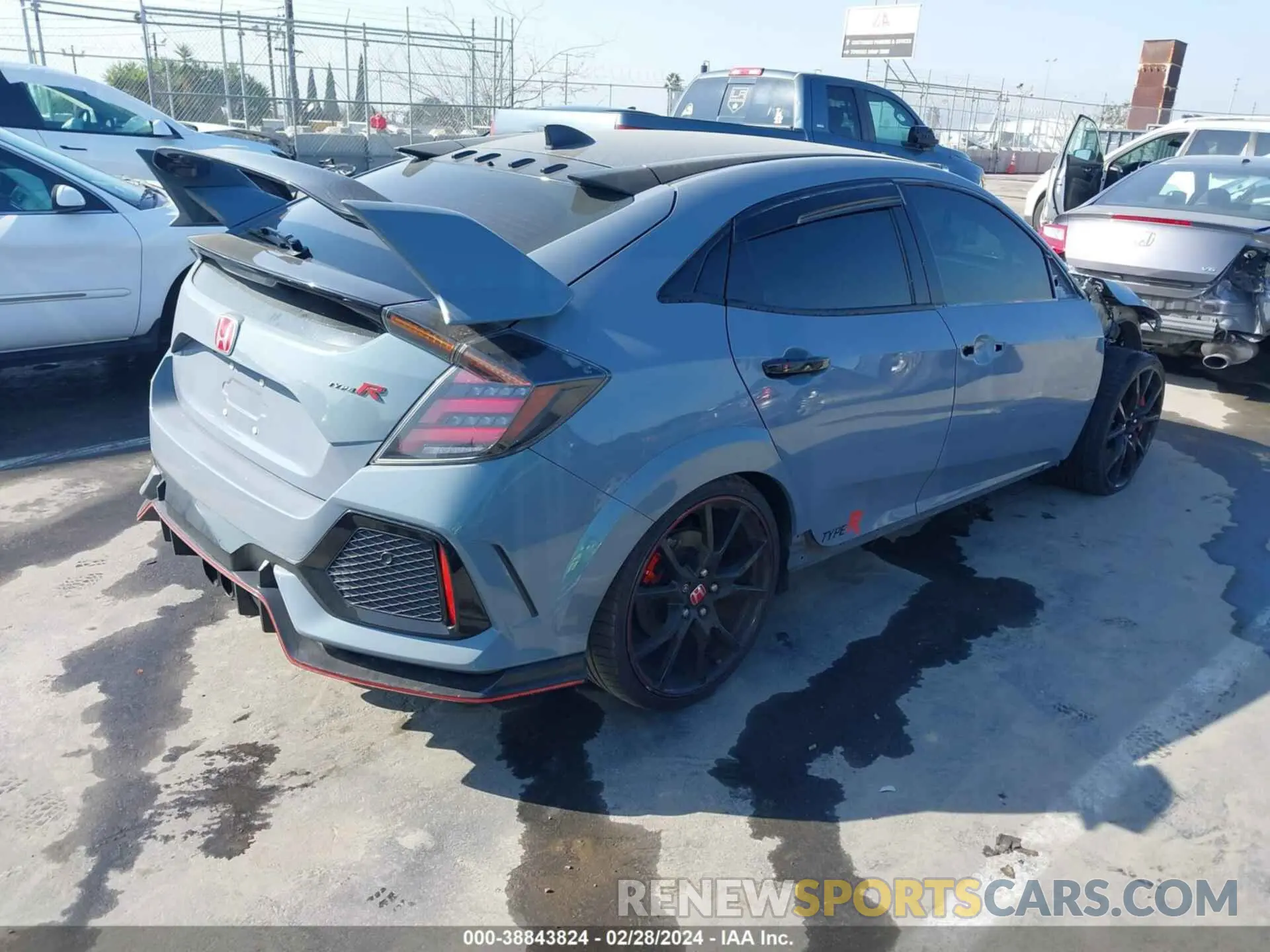 4 Photograph of a damaged car SHHFK8G7XKU204670 HONDA CIVIC TYPE R 2019