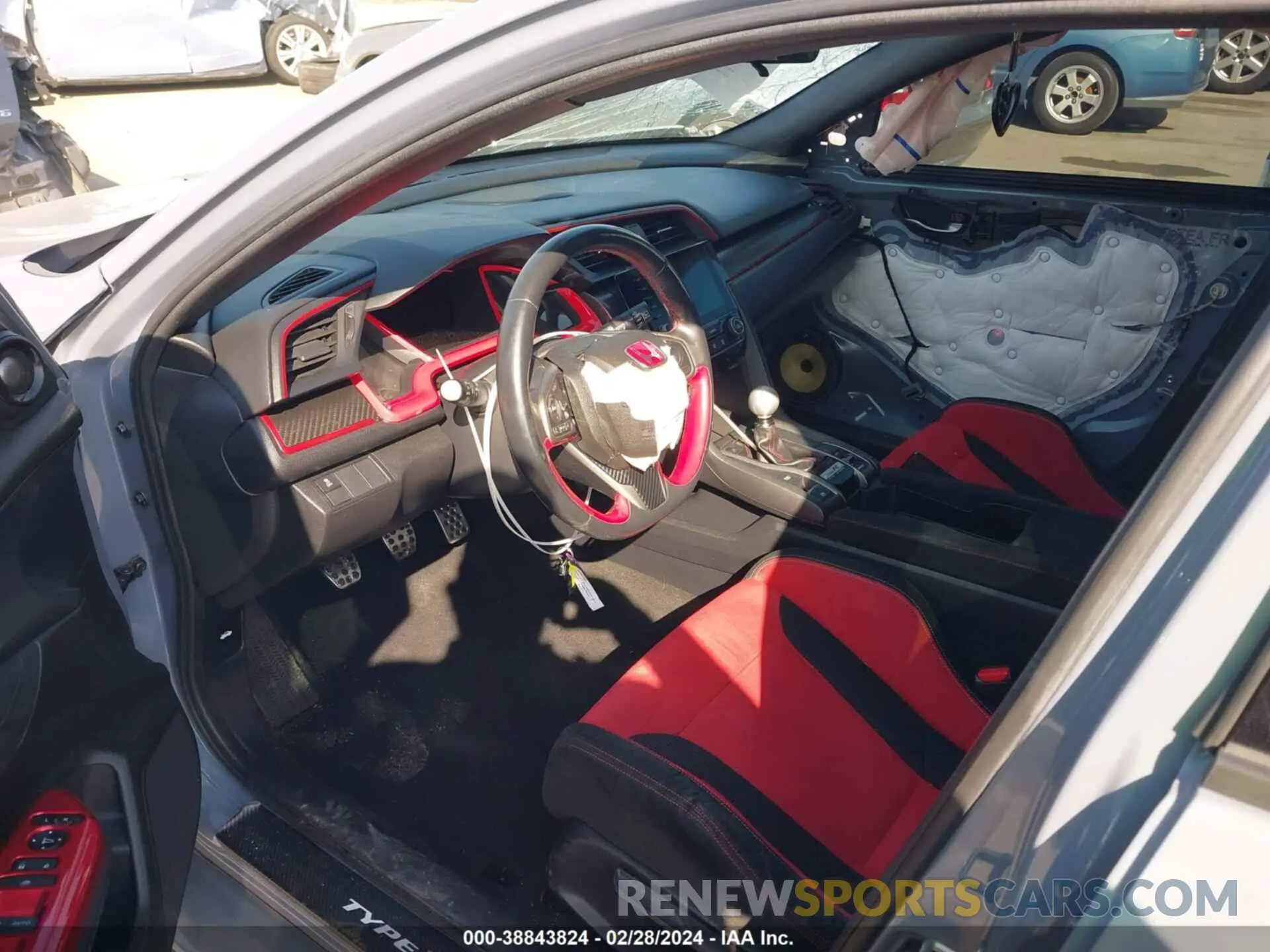 5 Photograph of a damaged car SHHFK8G7XKU204670 HONDA CIVIC TYPE R 2019