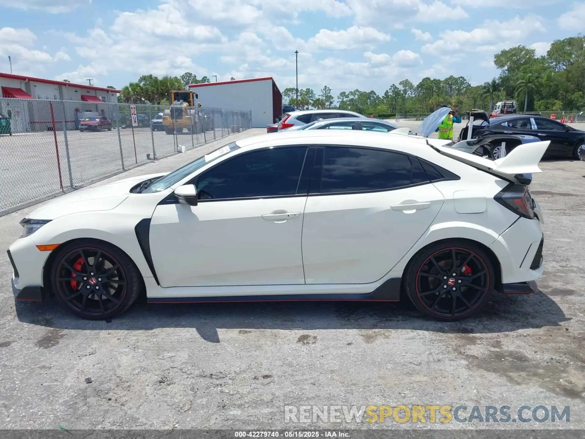 15 Photograph of a damaged car SHHFK8G71LU200590 HONDA CIVIC TYPE R 2020