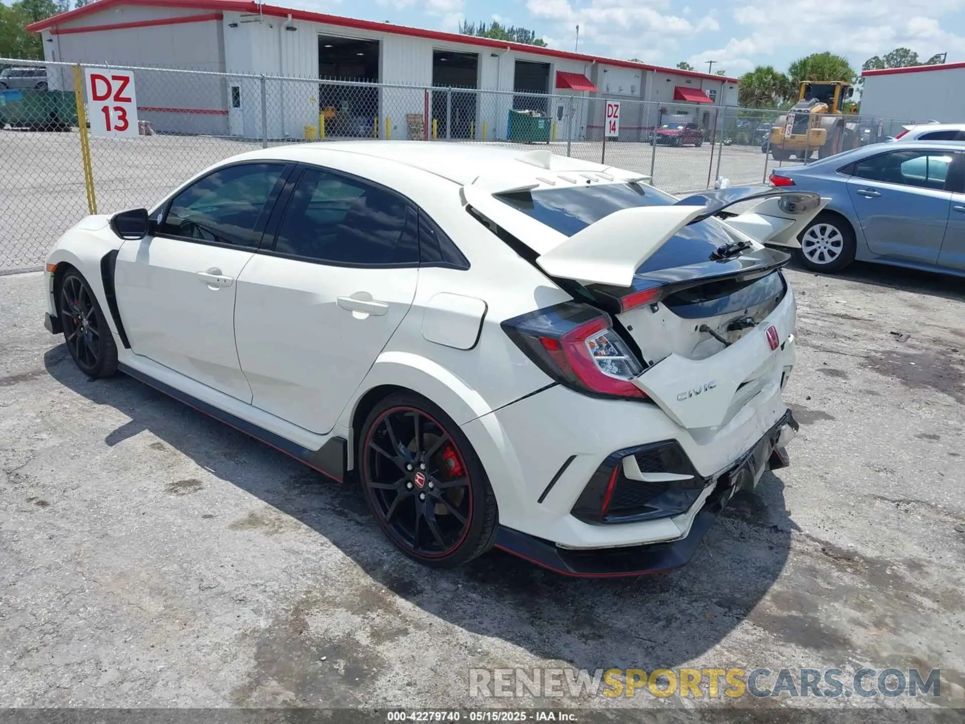 3 Photograph of a damaged car SHHFK8G71LU200590 HONDA CIVIC TYPE R 2020