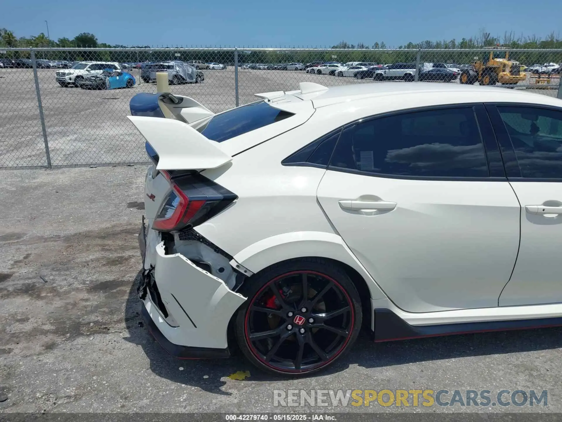 6 Photograph of a damaged car SHHFK8G71LU200590 HONDA CIVIC TYPE R 2020