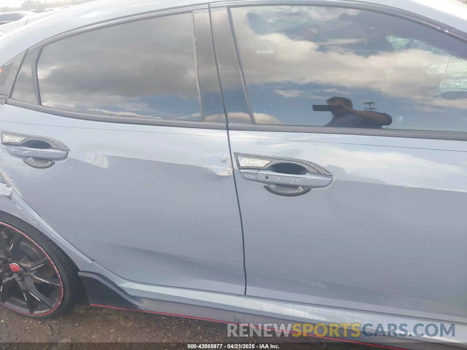 13 Photograph of a damaged car SHHFK8G72MU205864 HONDA CIVIC TYPE R 2021