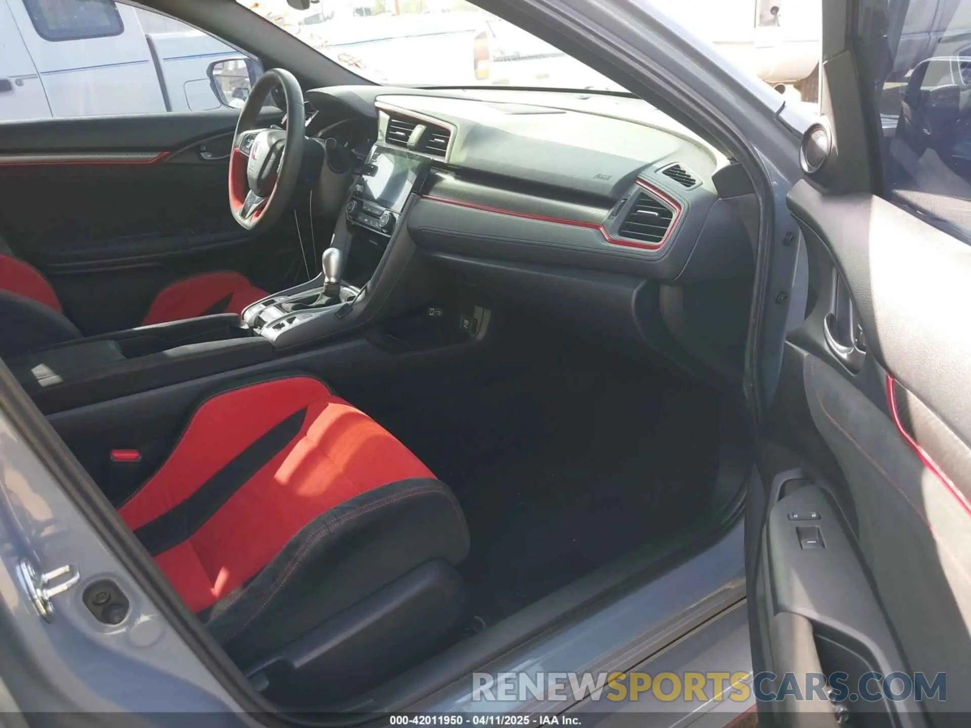 5 Photograph of a damaged car SHHFK8G76MU203437 HONDA CIVIC TYPE R 2021