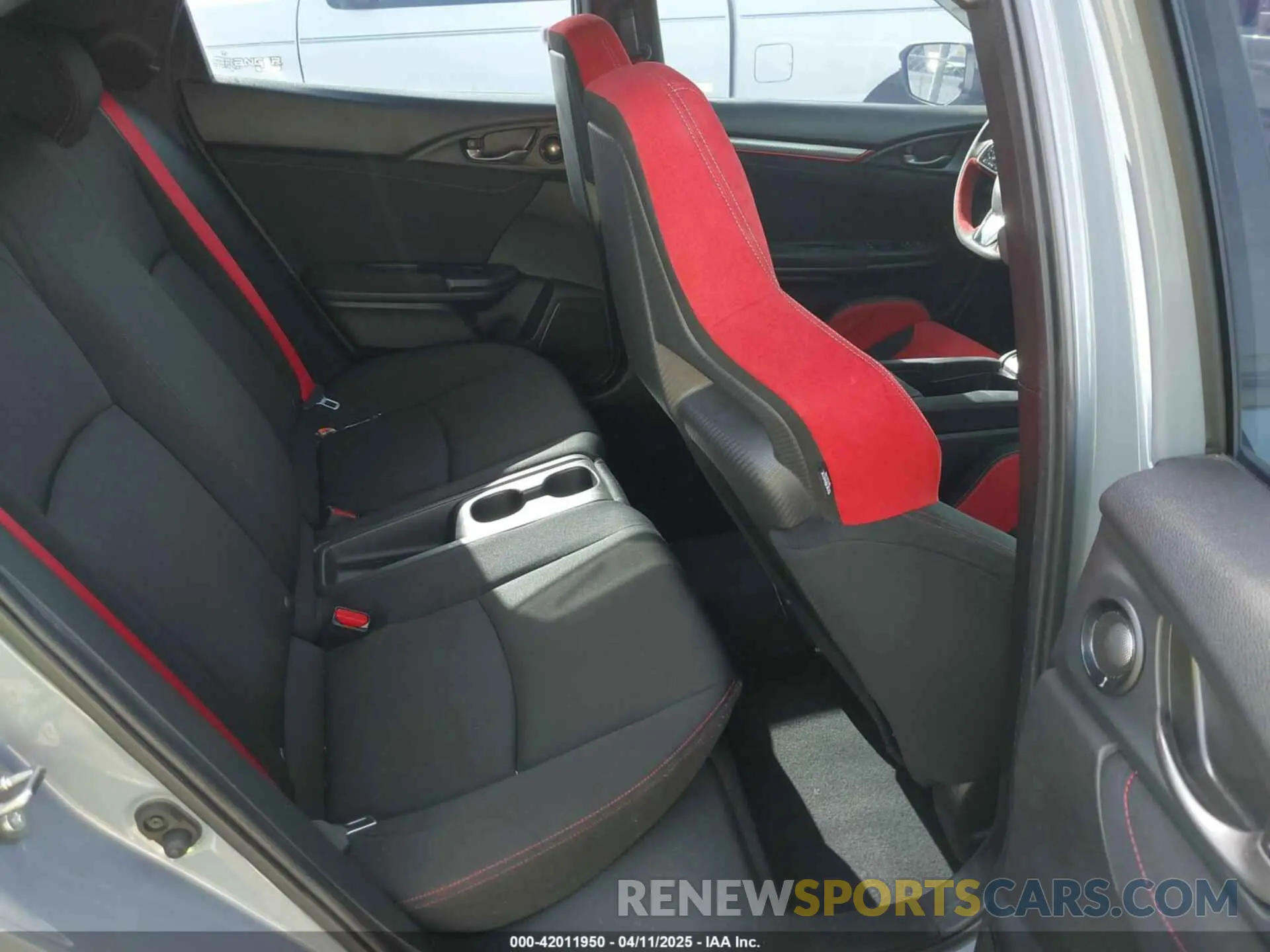 8 Photograph of a damaged car SHHFK8G76MU203437 HONDA CIVIC TYPE R 2021