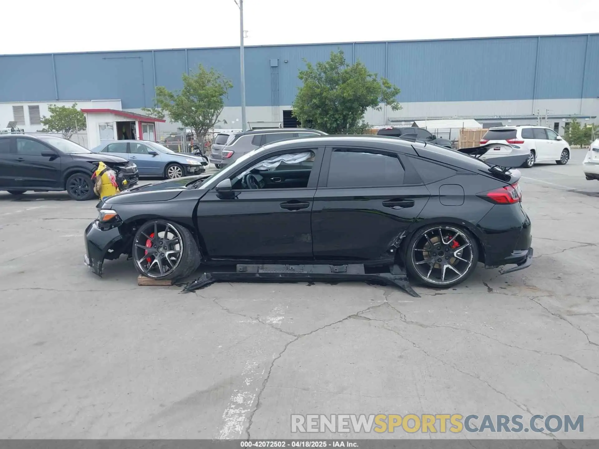 14 Photograph of a damaged car JHMFL5G44PX002339 HONDA CIVIC TYPE R 2023
