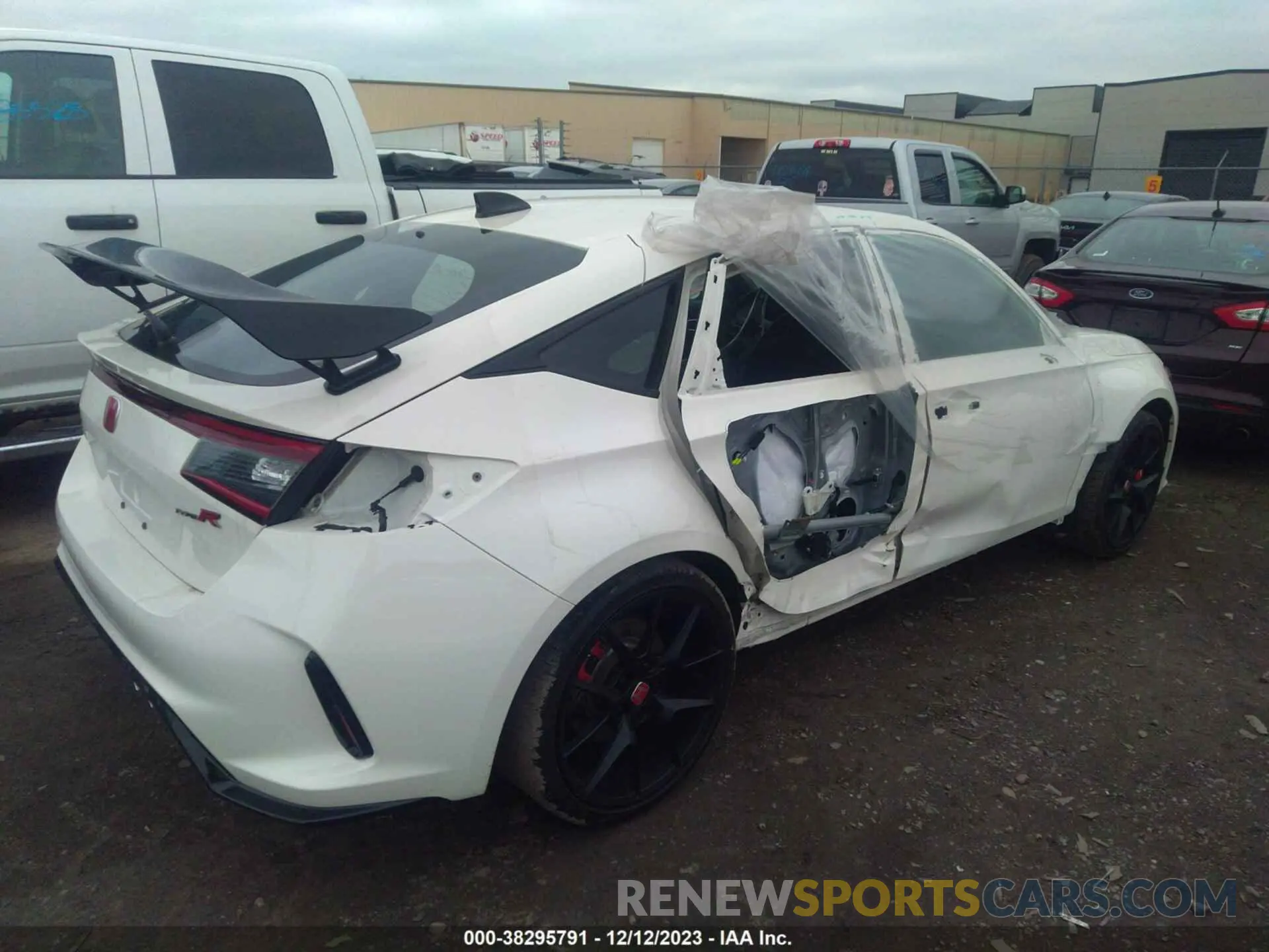 4 Photograph of a damaged car JHMFL5G45PX002284 HONDA CIVIC TYPE R 2023