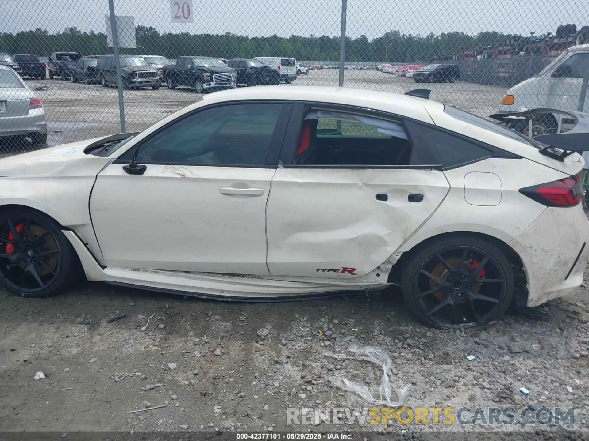 14 Photograph of a damaged car JHMFL5G46RX002197 HONDA CIVIC TYPE R 2024