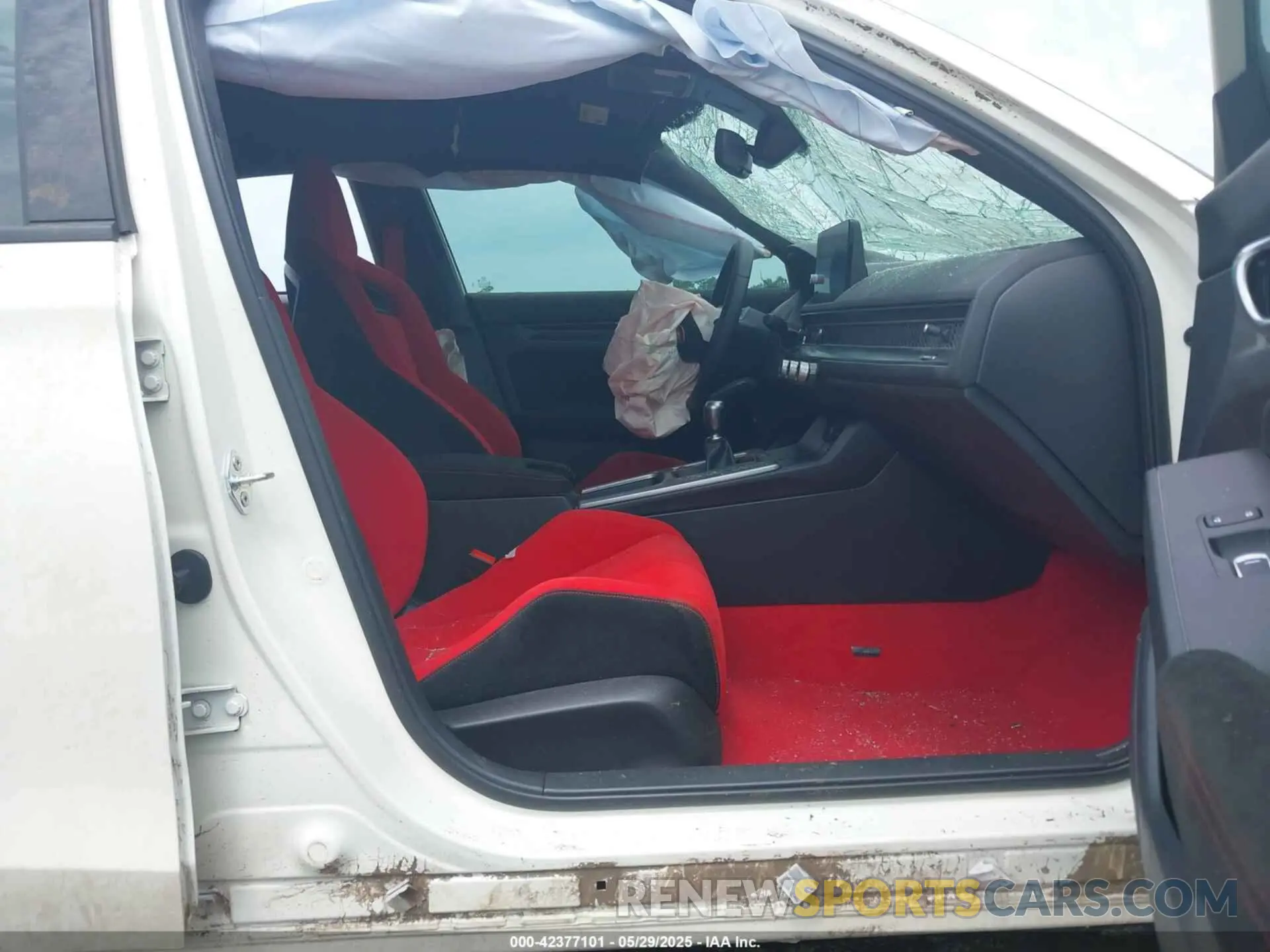 5 Photograph of a damaged car JHMFL5G46RX002197 HONDA CIVIC TYPE R 2024