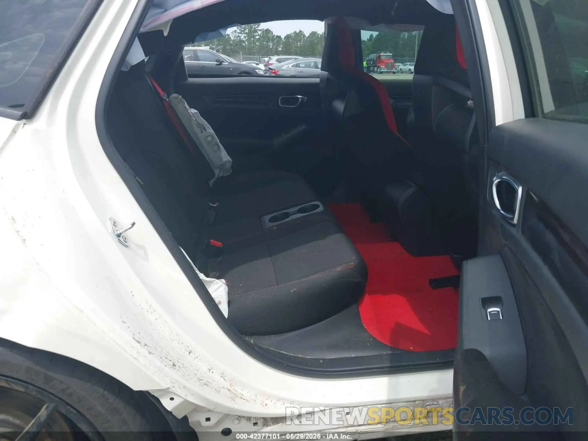 8 Photograph of a damaged car JHMFL5G46RX002197 HONDA CIVIC TYPE R 2024