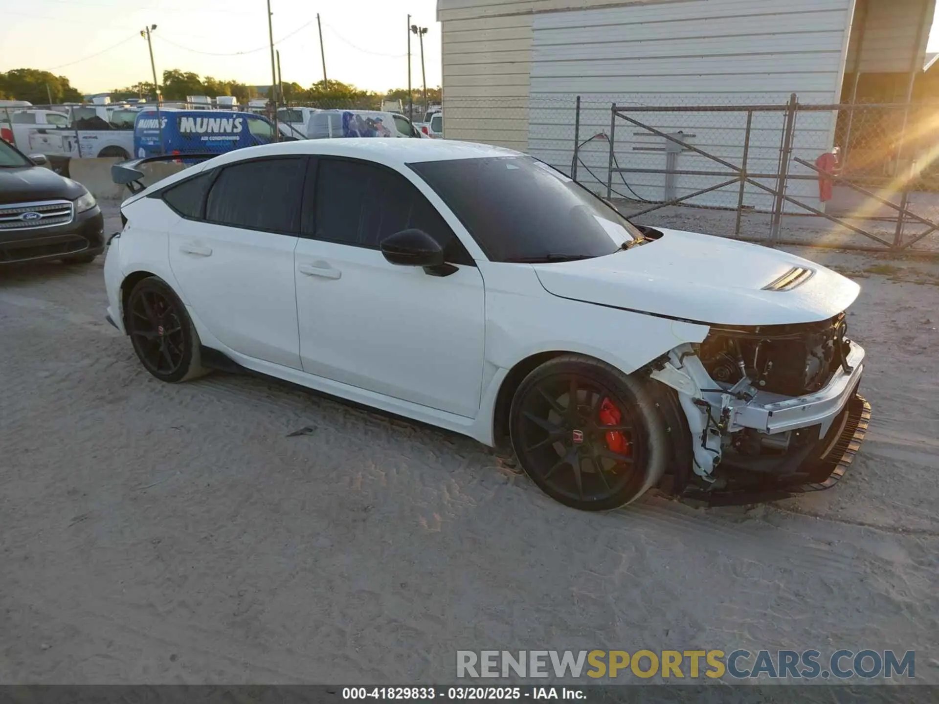 1 Photograph of a damaged car JHMFL5G40SX001374 HONDA CIVIC TYPE R 2025