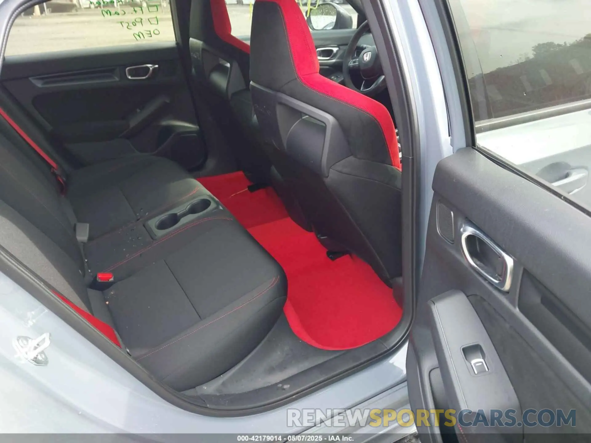 8 Photograph of a damaged car JHMFL5G46SX000696 HONDA CIVIC TYPE R 2025