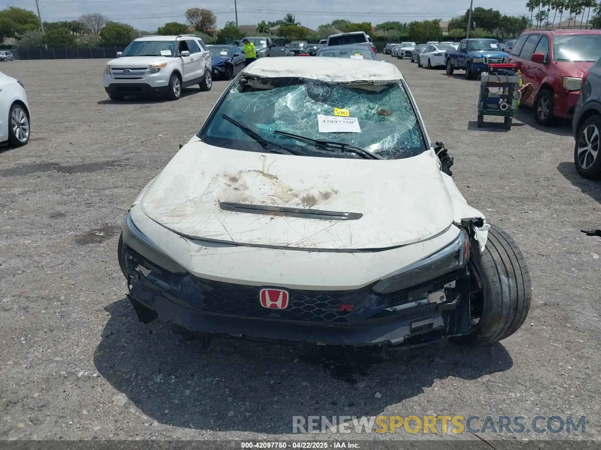 13 Photograph of a damaged car JHMFL5G46SX002433 HONDA CIVIC TYPE R 2025