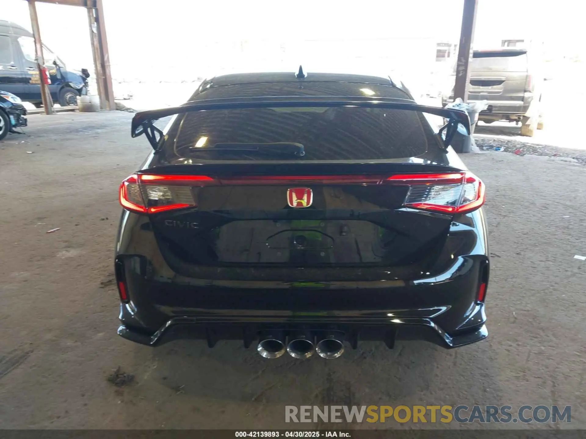 17 Photograph of a damaged car JHMFL5G4XSX001561 HONDA CIVIC TYPE R 2025