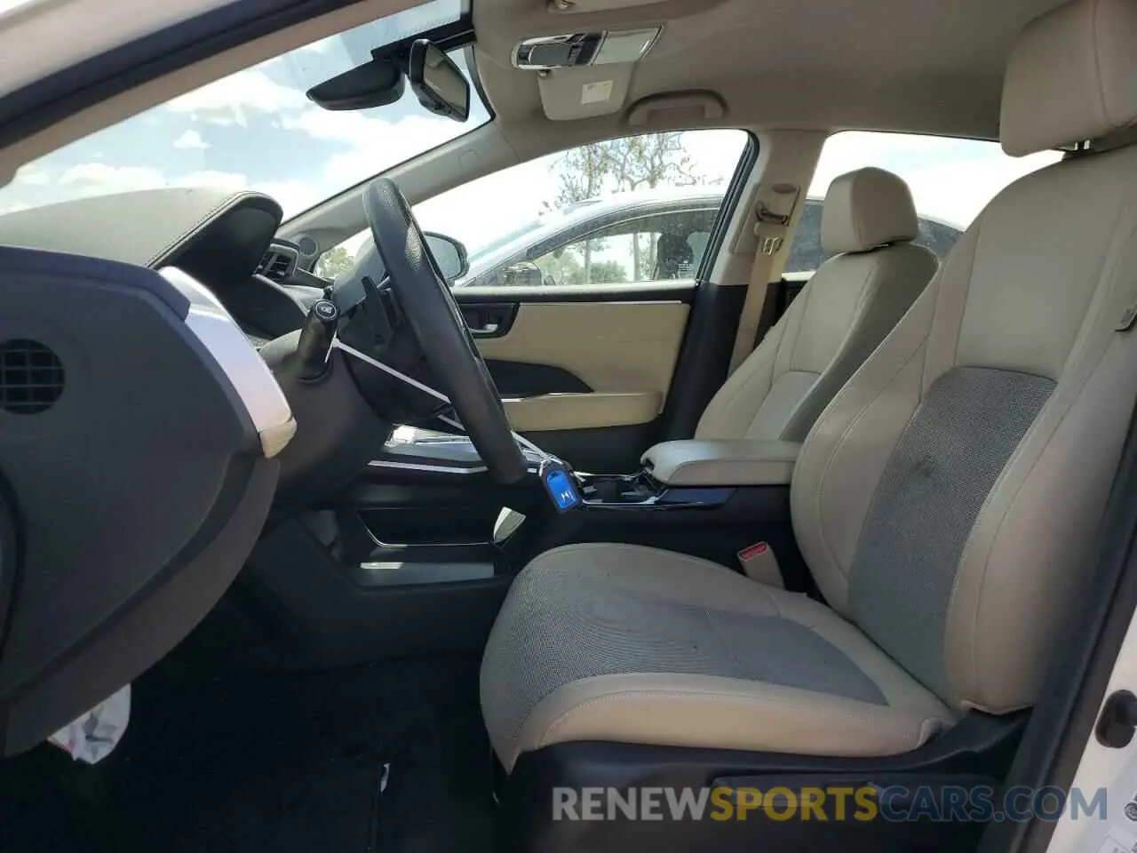 7 Photograph of a damaged car JHMZC5F10KC004142 HONDA CLARITY 2019