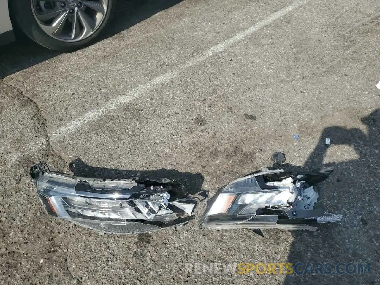 12 Photograph of a damaged car JHMZC5F15KC006792 HONDA CLARITY 2019