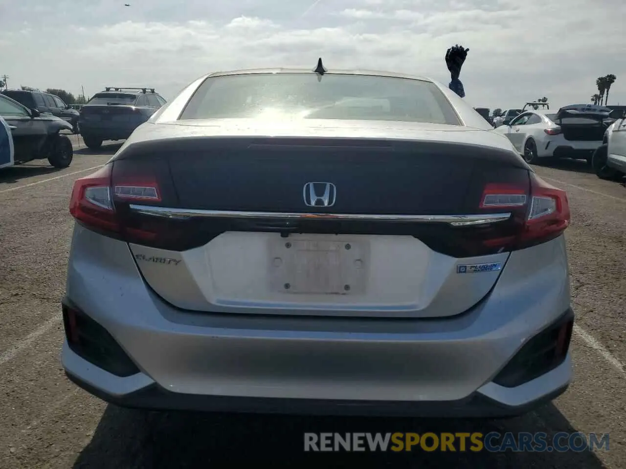 6 Photograph of a damaged car JHMZC5F15KC006792 HONDA CLARITY 2019
