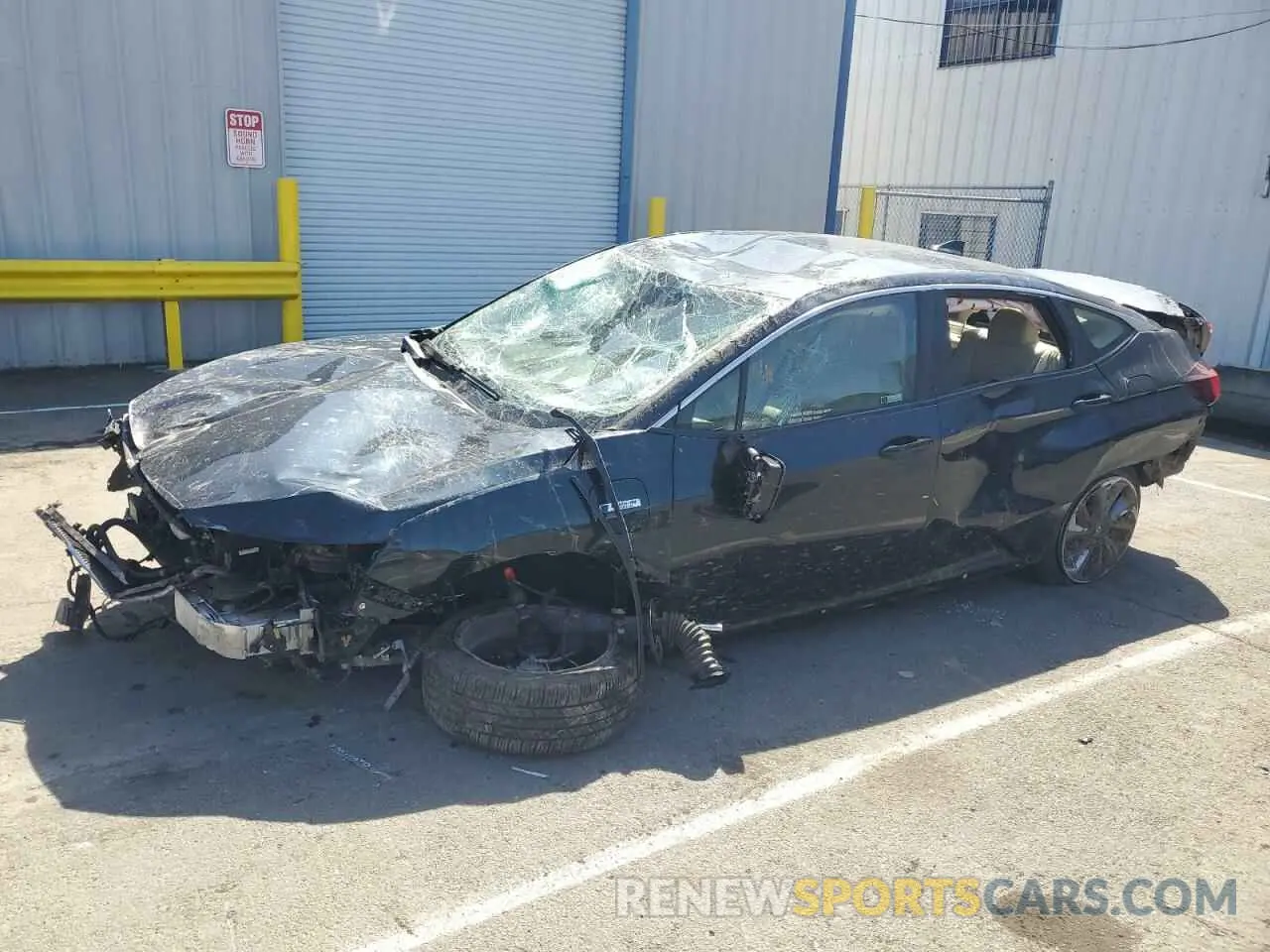 1 Photograph of a damaged car JHMZC5F17KC004378 HONDA CLARITY 2019