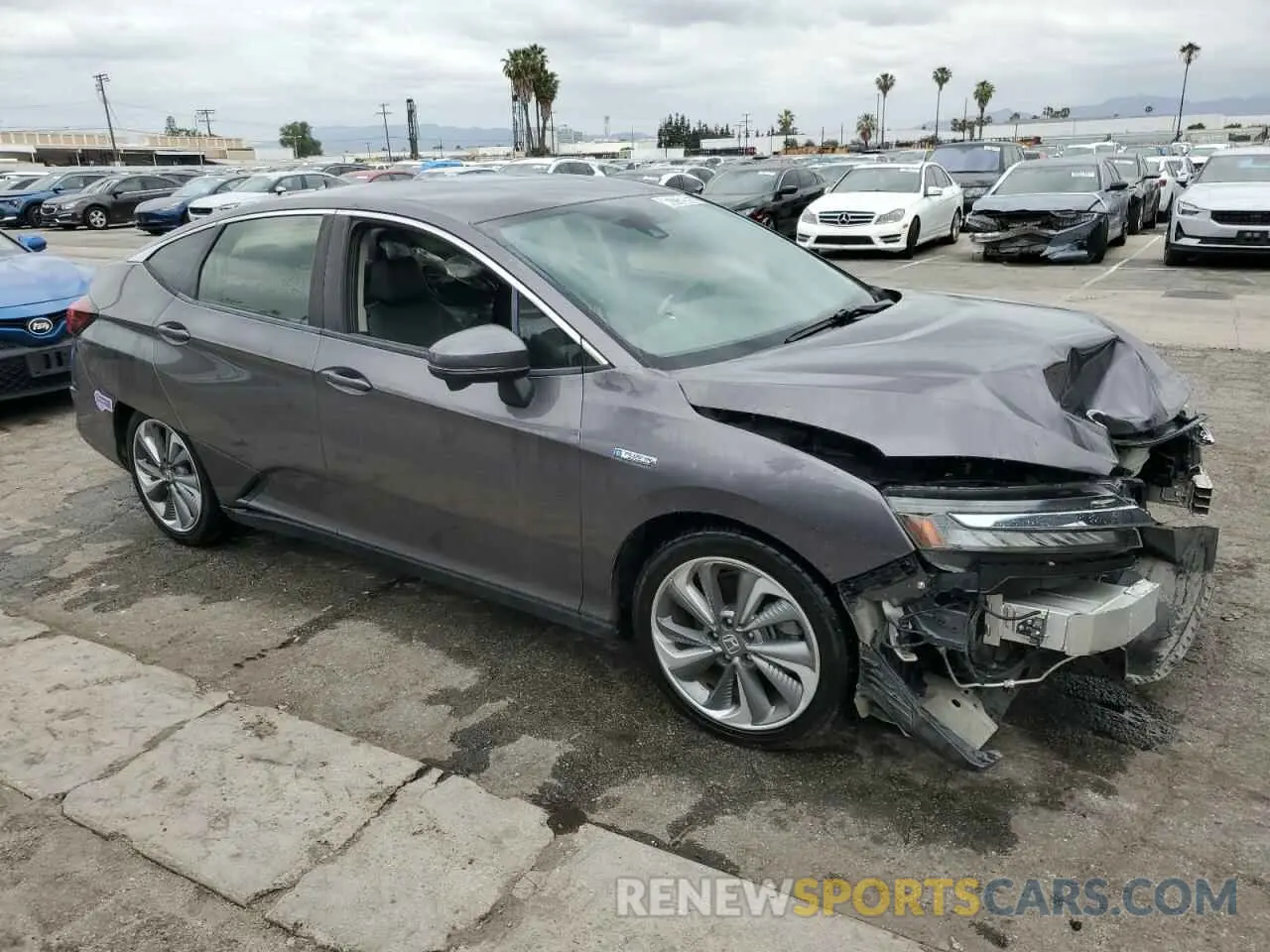 4 Photograph of a damaged car JHMZC5F34KC003481 HONDA CLARITY 2019