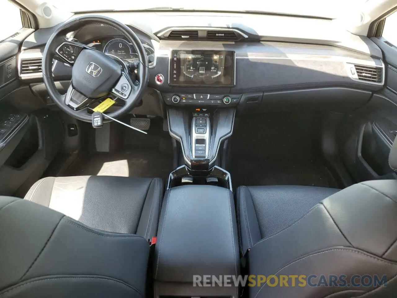 8 Photograph of a damaged car JHMZC5F38KC007064 HONDA CLARITY 2019