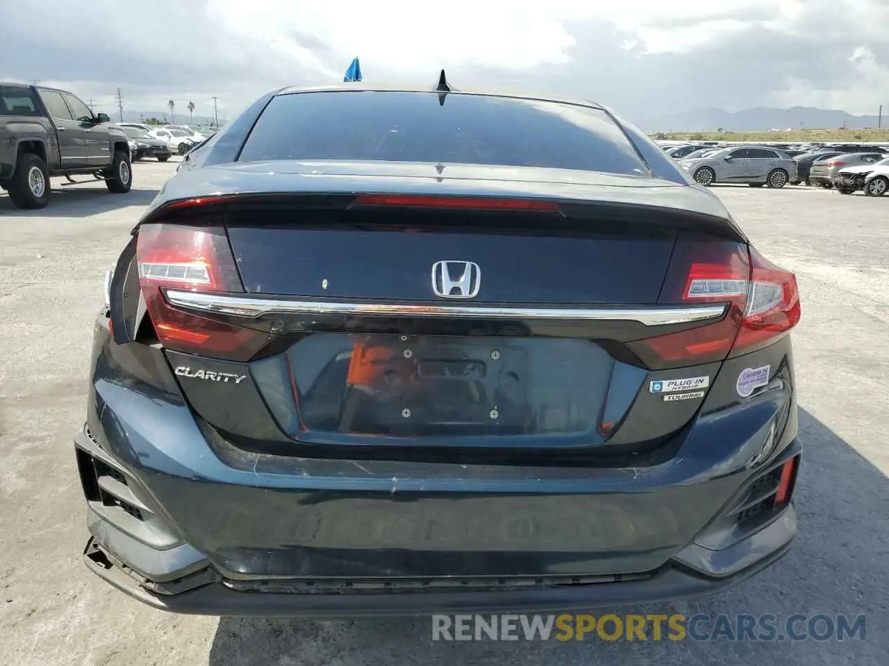 6 Photograph of a damaged car JHMZC5F39KC001158 HONDA CLARITY 2019