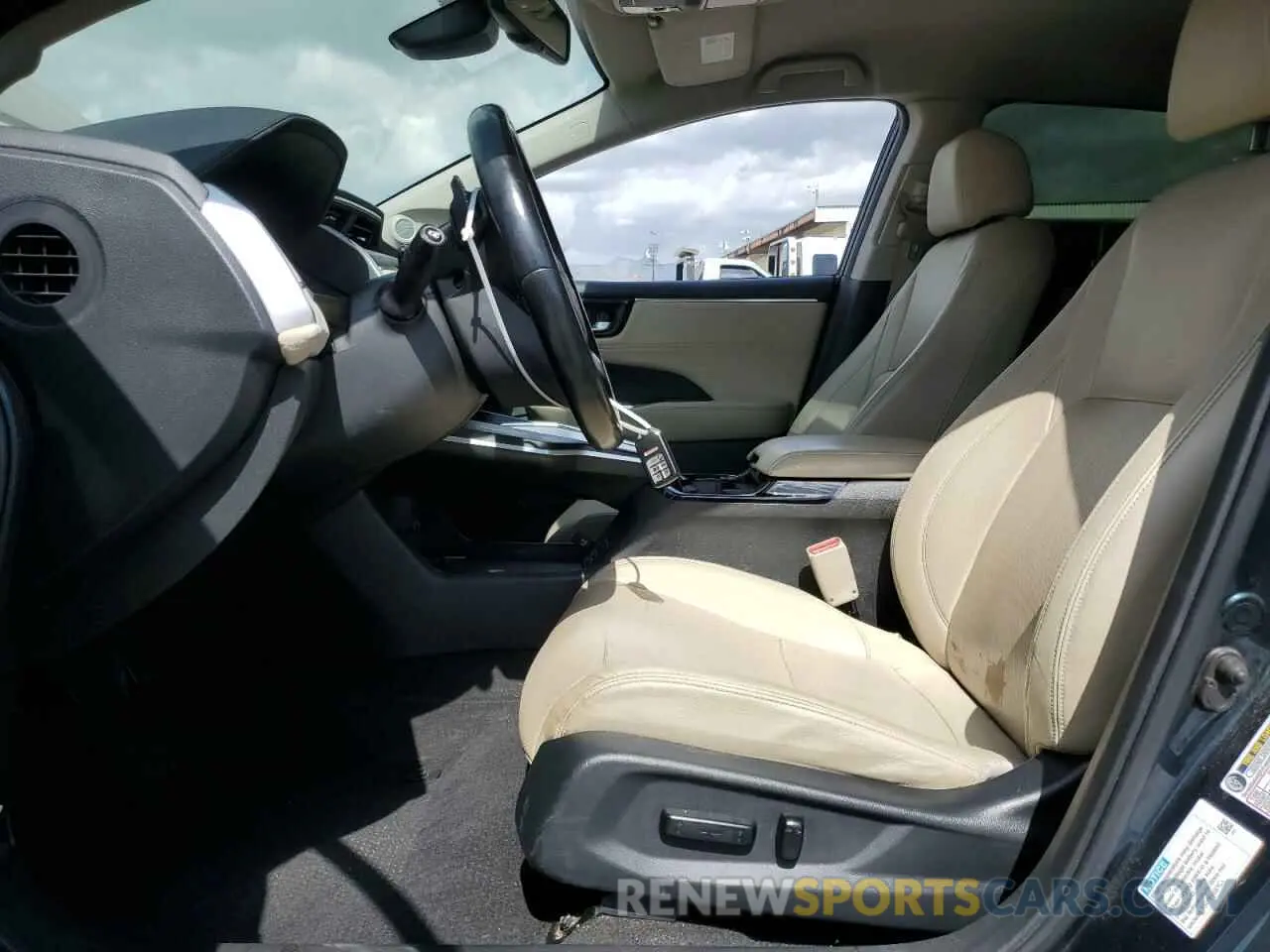 7 Photograph of a damaged car JHMZC5F39KC001158 HONDA CLARITY 2019