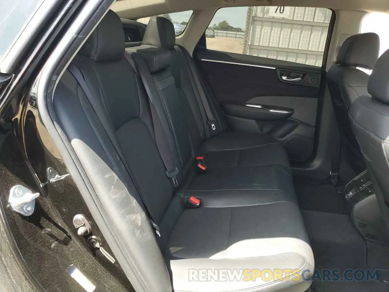 10 Photograph of a damaged car JHMZC5F39KC002570 HONDA CLARITY 2019