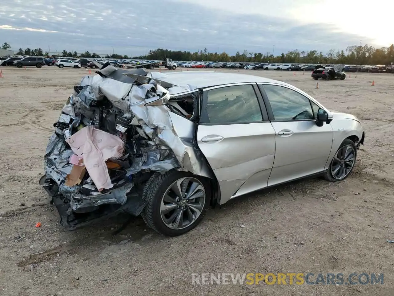 3 Photograph of a damaged car JHMZC5F3XKC003226 HONDA CLARITY 2019