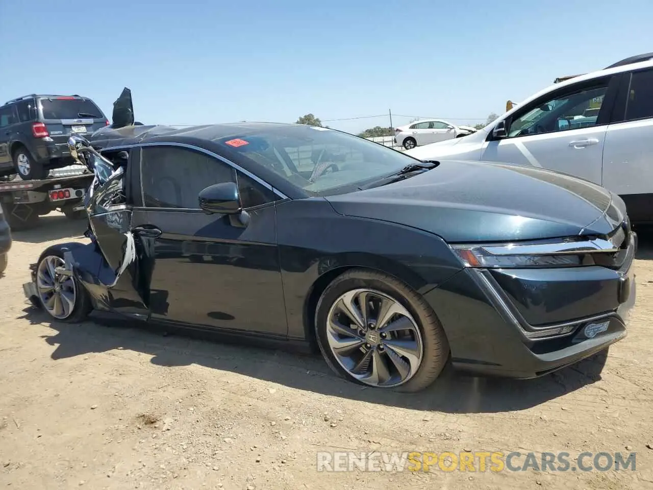 4 Photograph of a damaged car JHMZC5F10LC002182 HONDA CLARITY 2020