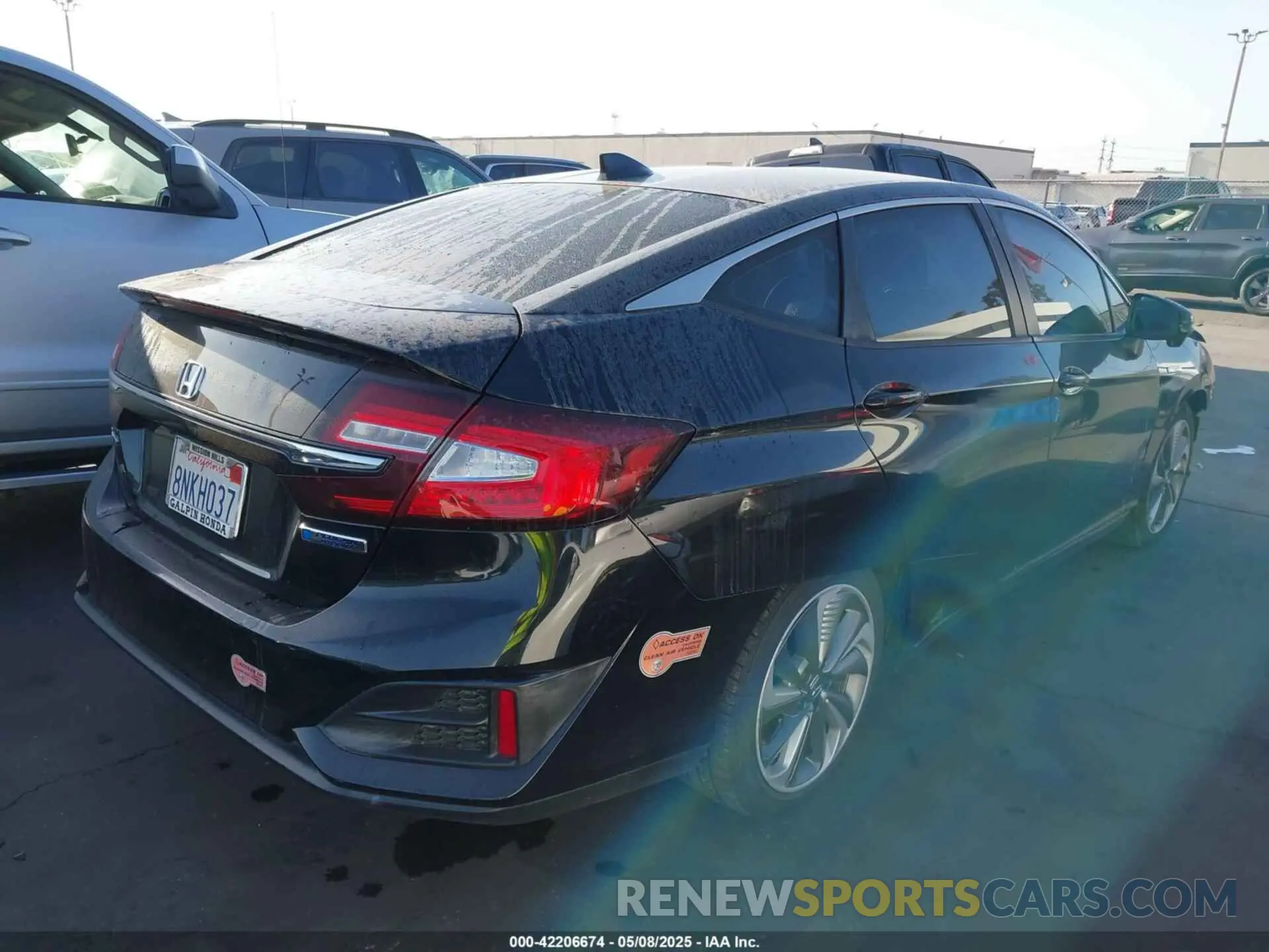 4 Photograph of a damaged car JHMZC5F11KC005316 HONDA CLARITY PLUG-IN HYBRID 2019