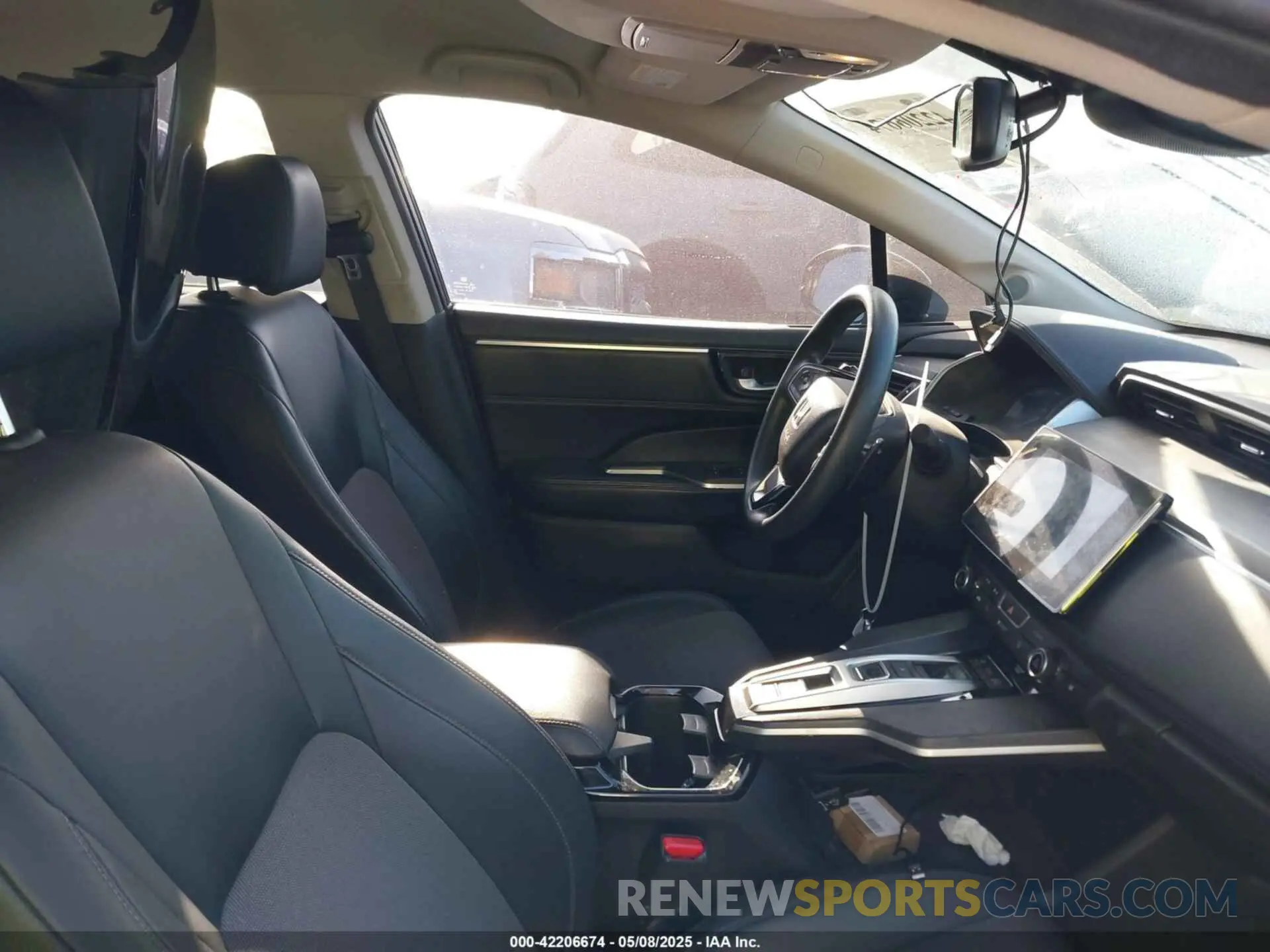5 Photograph of a damaged car JHMZC5F11KC005316 HONDA CLARITY PLUG-IN HYBRID 2019