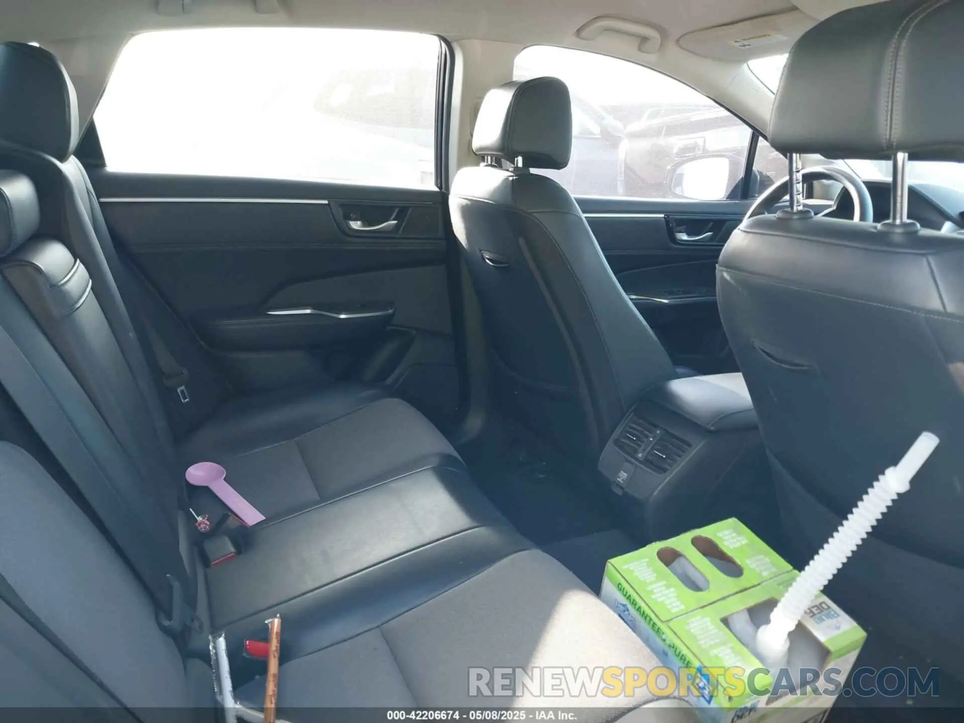 8 Photograph of a damaged car JHMZC5F11KC005316 HONDA CLARITY PLUG-IN HYBRID 2019